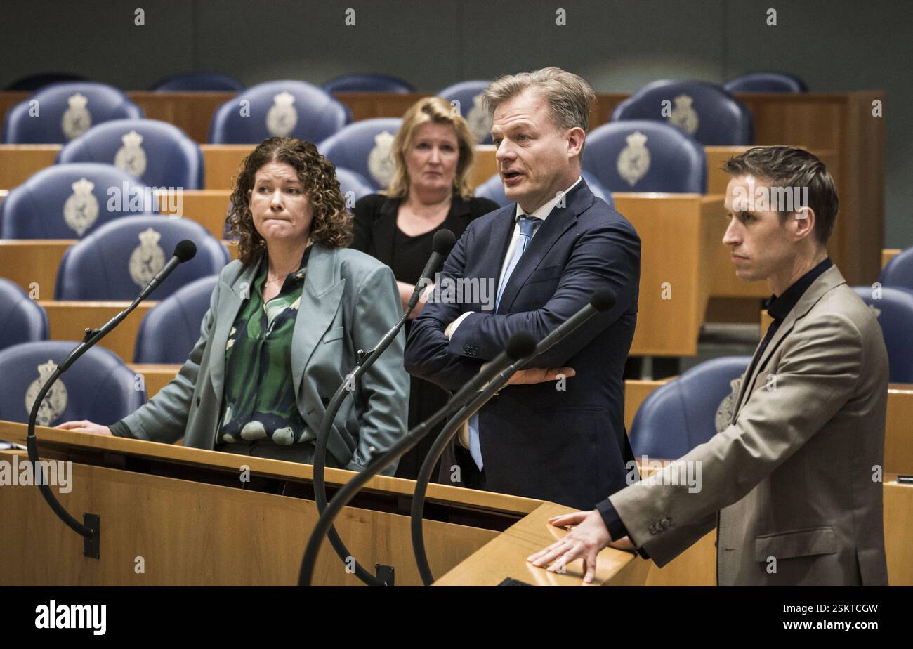 DEN HAAG - VLNR Anne-Marijke Podt (D66), MariÃ«tte Patijn (PVDA/GL), Pieter Omtzigt (NSC) e Michiel van Nispen (SP) durante una discussione alla camera dei rappresentanti sulla legge sugli stranieri. Il dibattito ha incluso la discussione sui cosiddetti cittadini di paesi terzi con posti di lavoro altamente qualificati. ANP FREEK VAN DEN BERGH netherlands Out - belgio Out Foto Stock