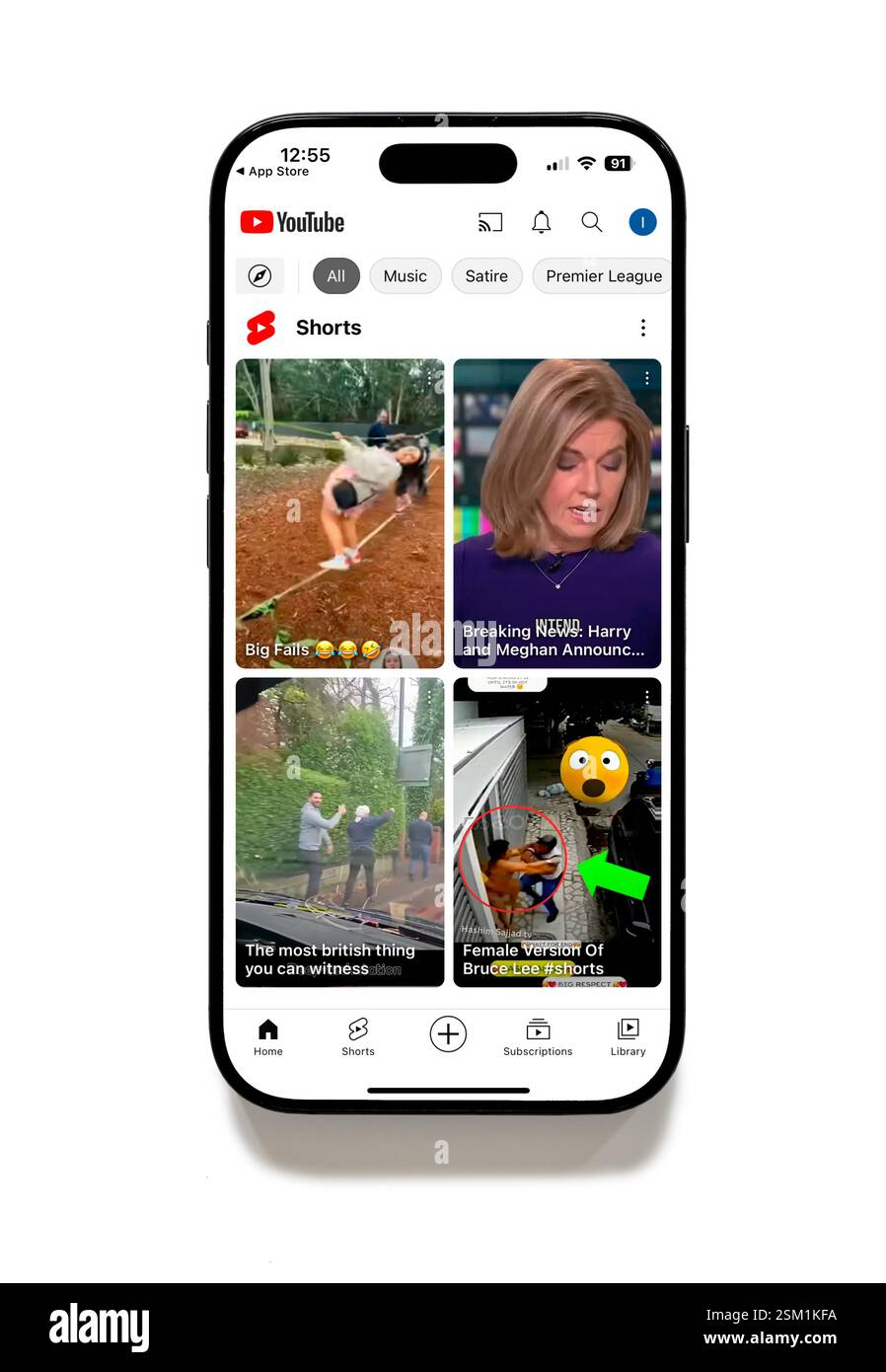 App YouTube su iPhone 16 Plus Foto Stock