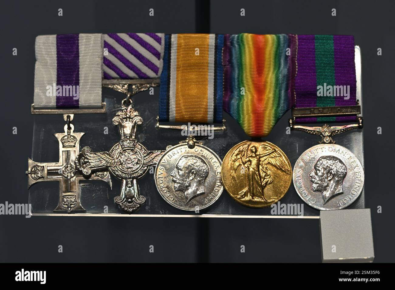 Medaglia al leader dello Squadron Walter Park, inclusa Distinguished Flying Cross al RAF Museum di Londra Foto Stock
