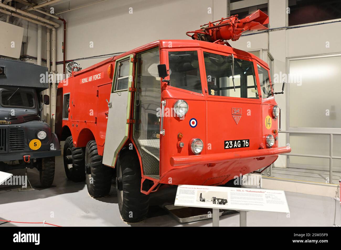 Mk.6 Salamander 6x6 Crash Tender al RAF Museum di Londra Foto Stock