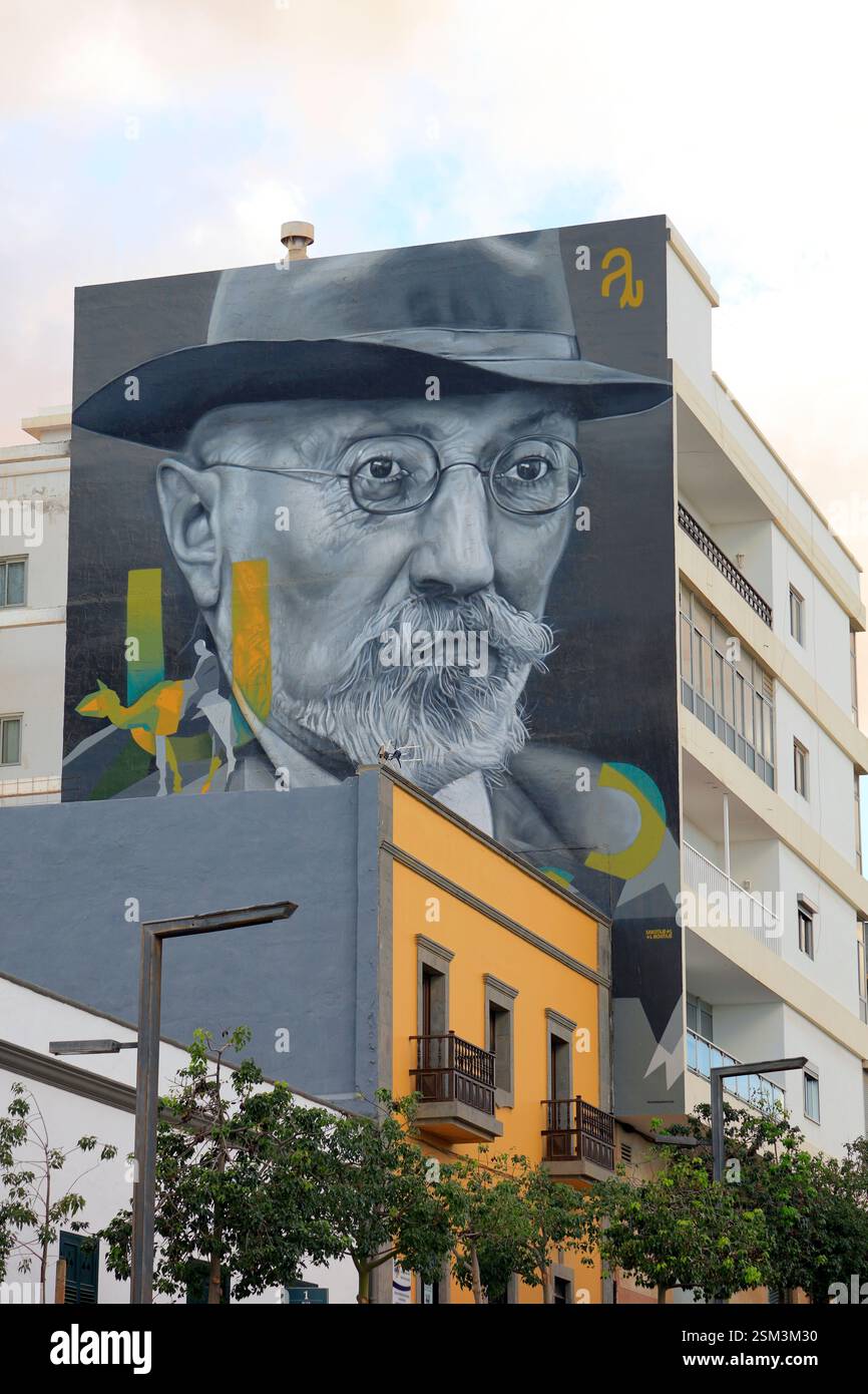 Incredibile dipinto murale realistico - Miguel de Unamuno y Jugo - di Matias Mata ('Sabotaje al montage'). Puerto del Rosario, Fuerteventura. Preso il 24 dicembre Foto Stock