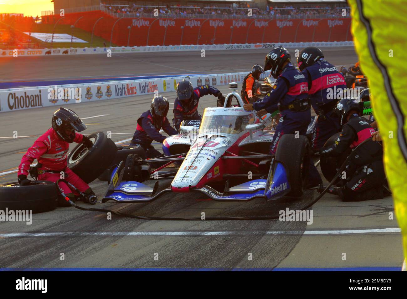 Newton Iowa, 13 luglio 2024: Felix Rosenqvist Pit stop, FUEL and Tyres, Hy-Vee INDYCAR Race 1 presso Iowa Speedway, Foto Stock