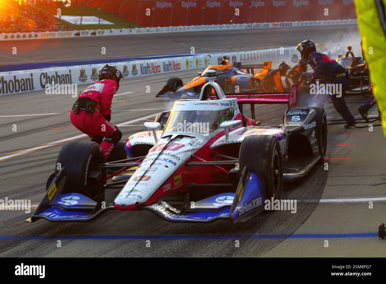Newton Iowa, 13 luglio 2024: Felix Rosenqvist Pit stop, FUEL and Tyres, Hy-Vee INDYCAR Race 1 presso Iowa Speedway, Foto Stock