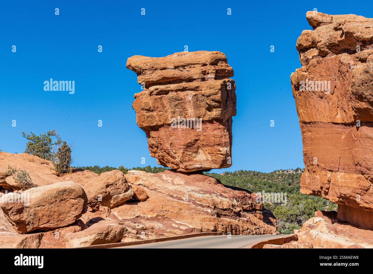 Cieli blu e rocce rosse Ingarden of the Gods Foto Stock