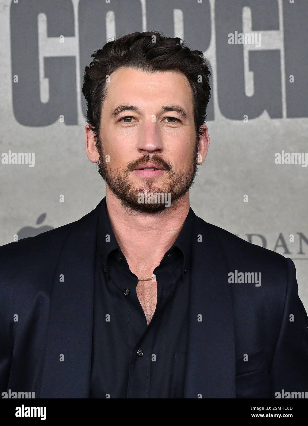 Los Angeles, Stati Uniti. 12 febbraio 2025. Miles Teller arriva alla prima di "The Gorge" tenutasi al Grove il 12 febbraio 2025 a Los Angeles, CA. © Lisa OConnor/AFF-USA.com Credit: AFF/Alamy Live News Foto Stock