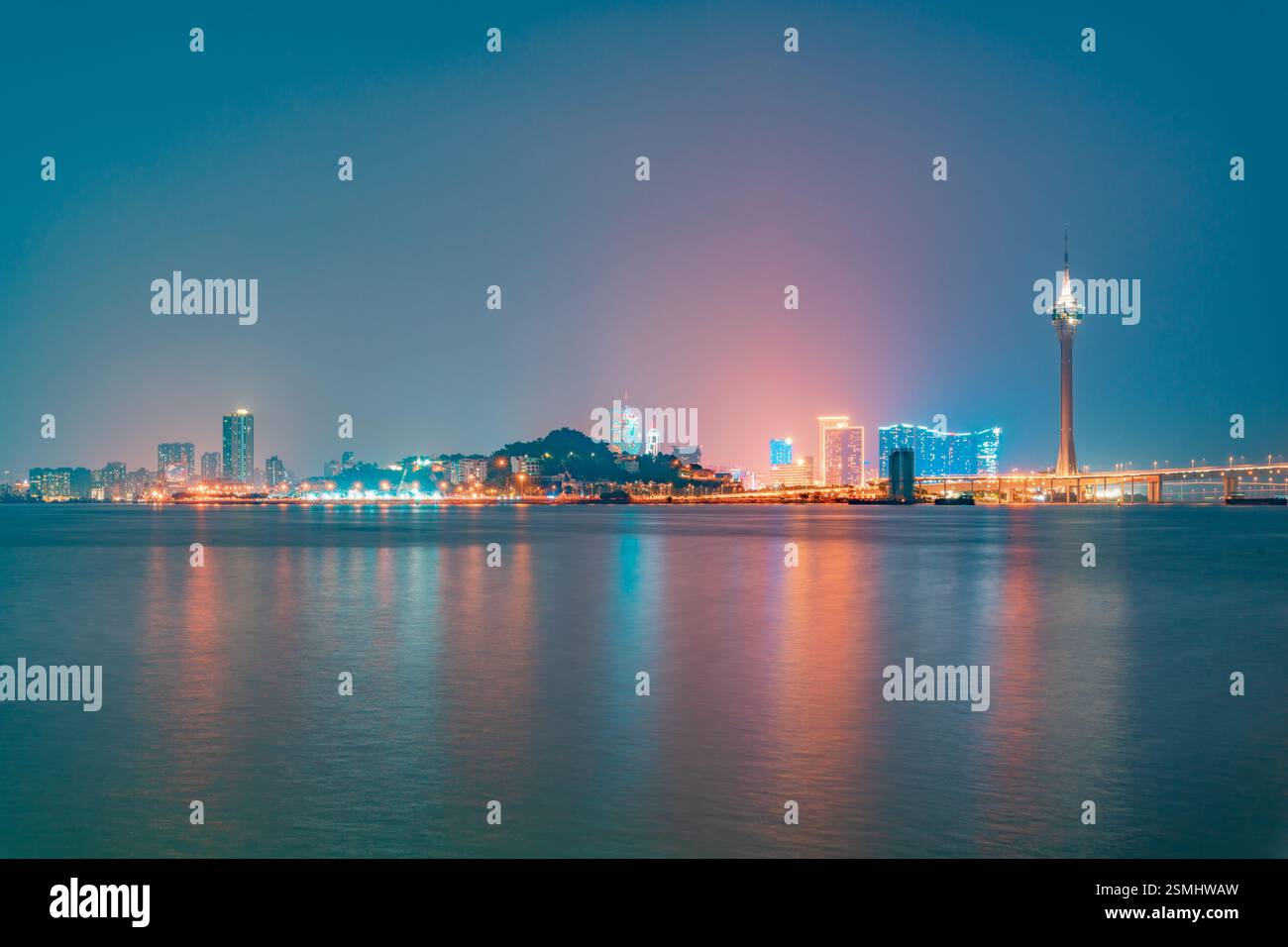 Vista notturna di Macao attraverso Zhuhai Foto Stock