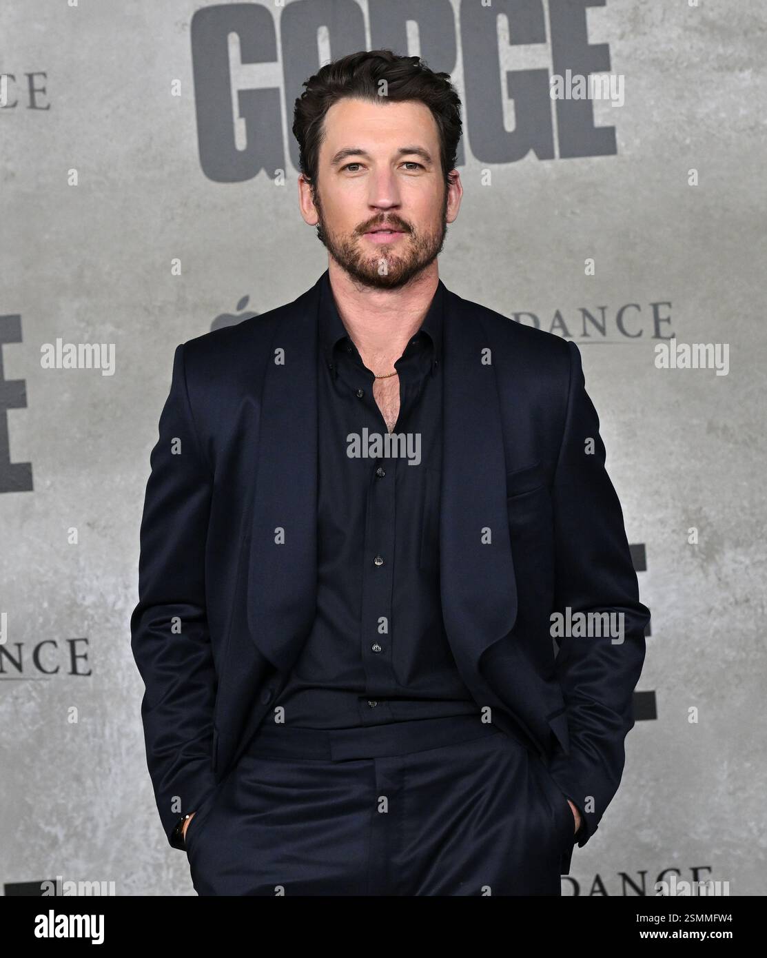 Los Angeles, Stati Uniti. 12 febbraio 2025. Miles Teller arriva alla prima di "The Gorge" tenutasi al Grove il 12 febbraio 2025 a Los Angeles, CA. © LISA OConnor/AFF-USA.com Credit: AFF/Alamy Live News Foto Stock