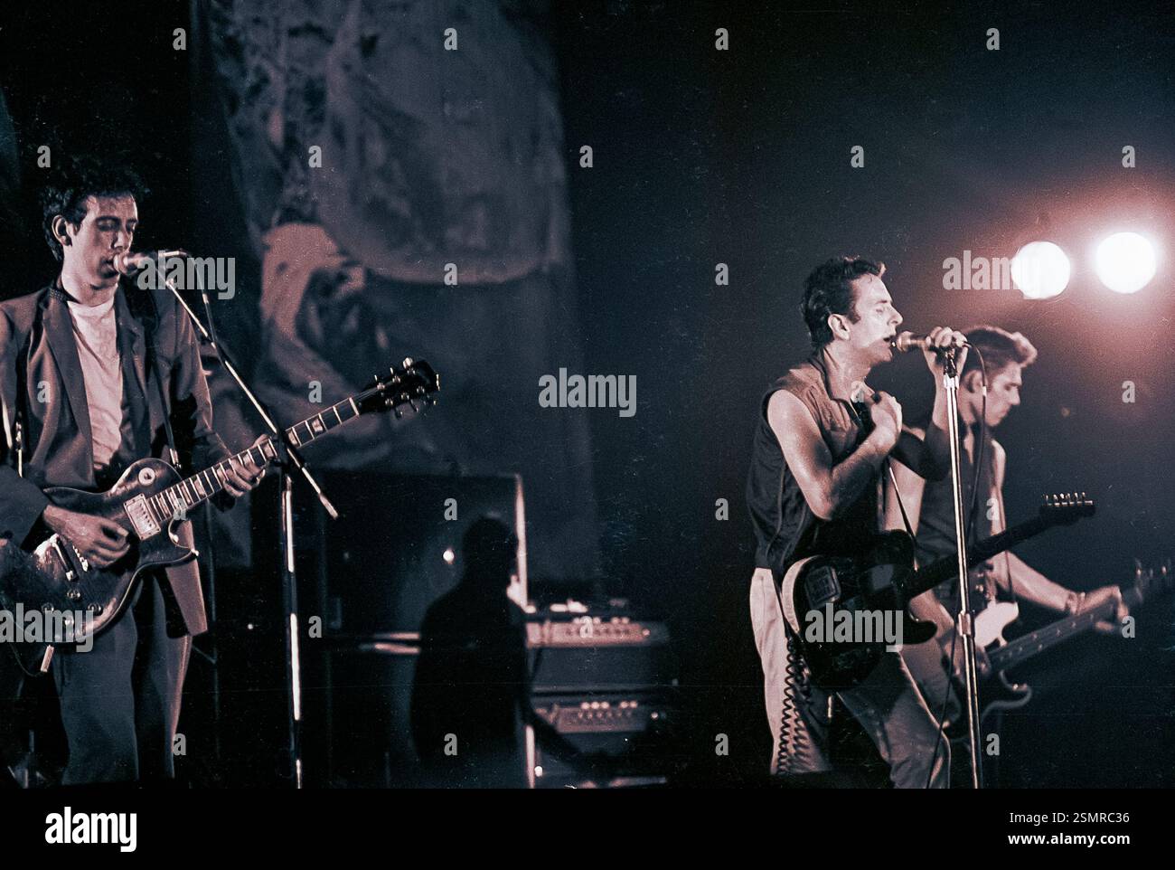 New York City, NY, Stati Uniti, British Rock Band The Clash, Singer, Performing in the Bond's International Casino Nightclub, 1981 Foto Stock