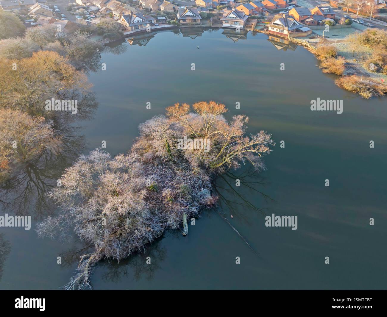 la vista aerea della riserva naturale del lago singleton vicino ad ashford, nel kent, è un paradiso per la fauna selvatica Foto Stock