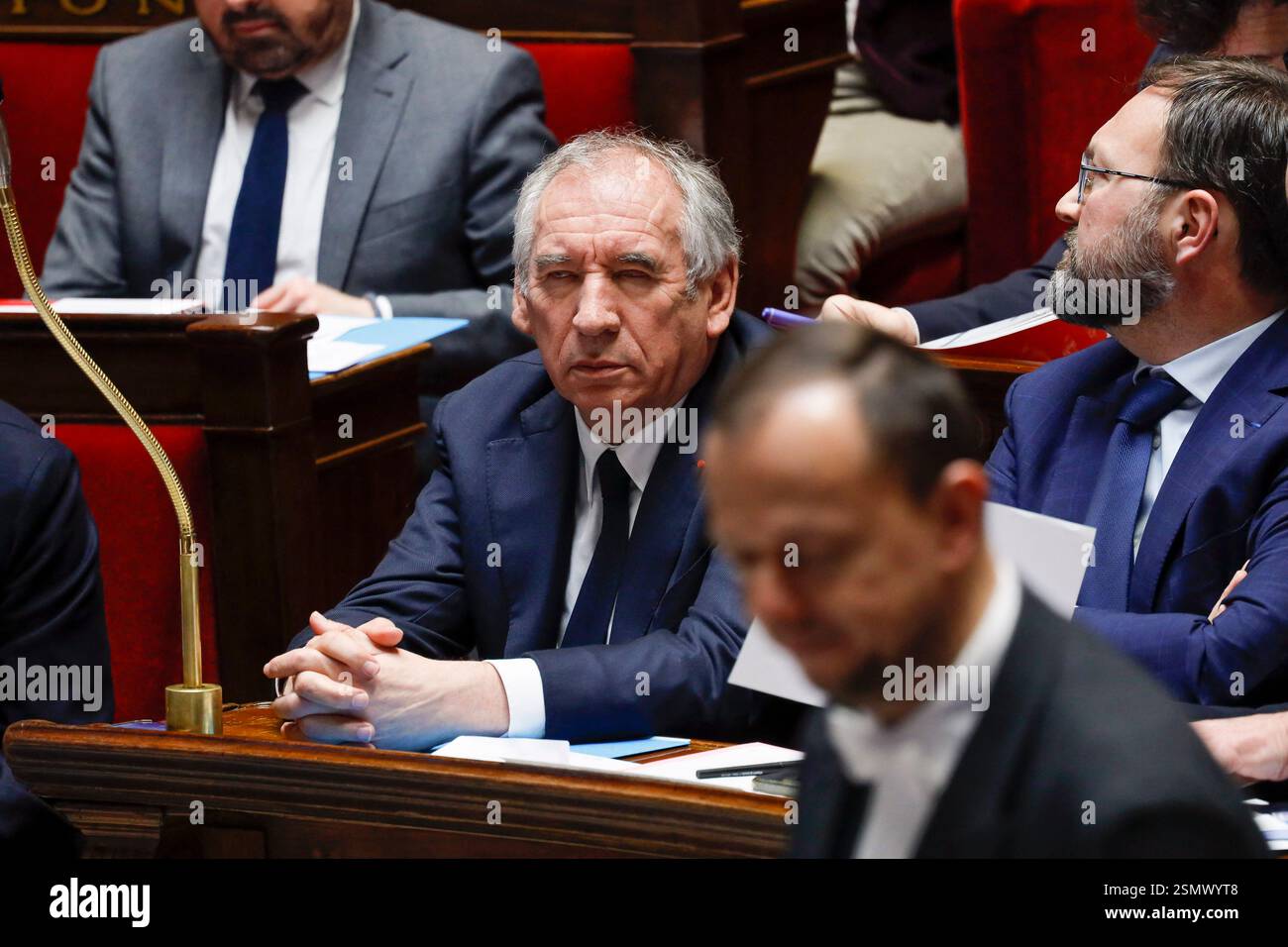 Il primo ministro francese Francois Bayrou durante la sessione delle interrogazioni al governo francese all'Assemblea nazionale di Parigi, in Francia, il 12 febbraio 2025. Foto di Jean-Bernard Vernier/JBV News/ABACAPRESS. COM credito: Abaca Press/Alamy Live News Foto Stock