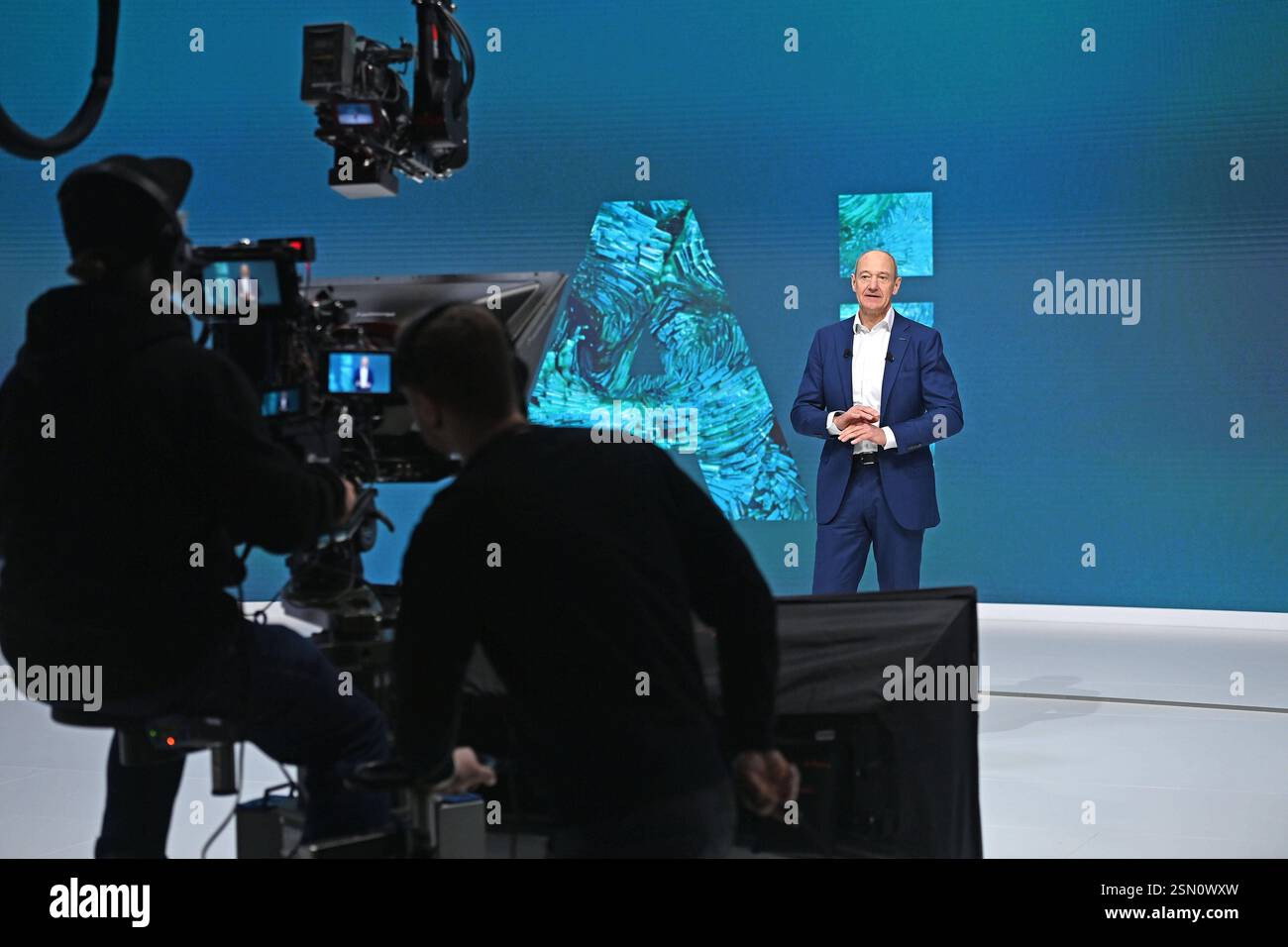 Roland Busch Presidente e Amministratore delegato, bei seiner Rede, Virtuelle,digitale Siemens Hauptversammlung AM 13.02.2025 a Monaco. *** Roland Busch Presidente e Amministratore delegato , durante il suo discorso, Virtual, Digital Siemens Annual General Meeting il 13 02 2025 a Monaco Foto Stock