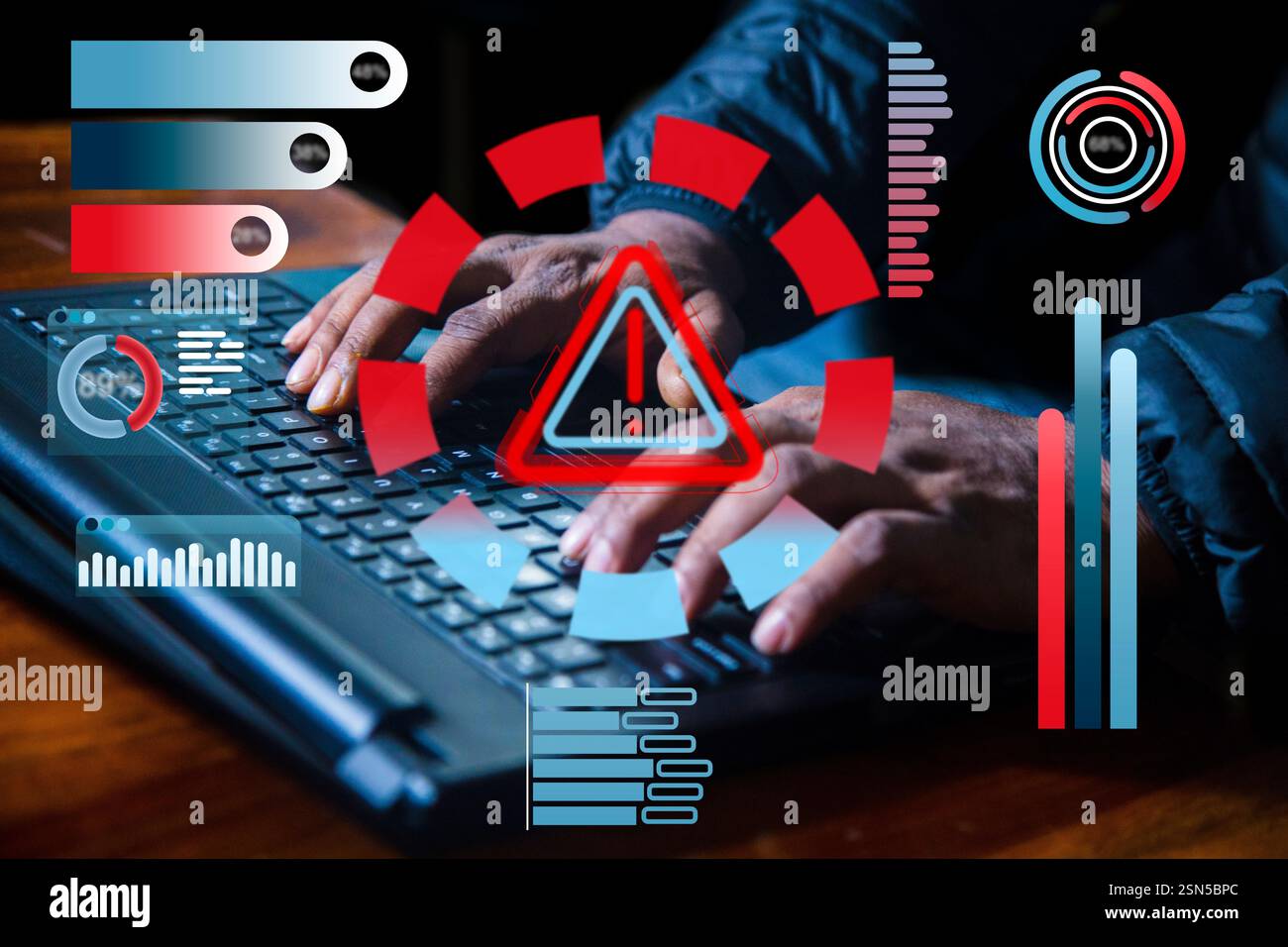 Un imprenditore digita sulla tastiera grafica digitale futuristica che rappresenta l'analisi dei dati di gestione dei rischi e la sicurezza aziendale che mette in evidenza l'asse dei rischi Foto Stock