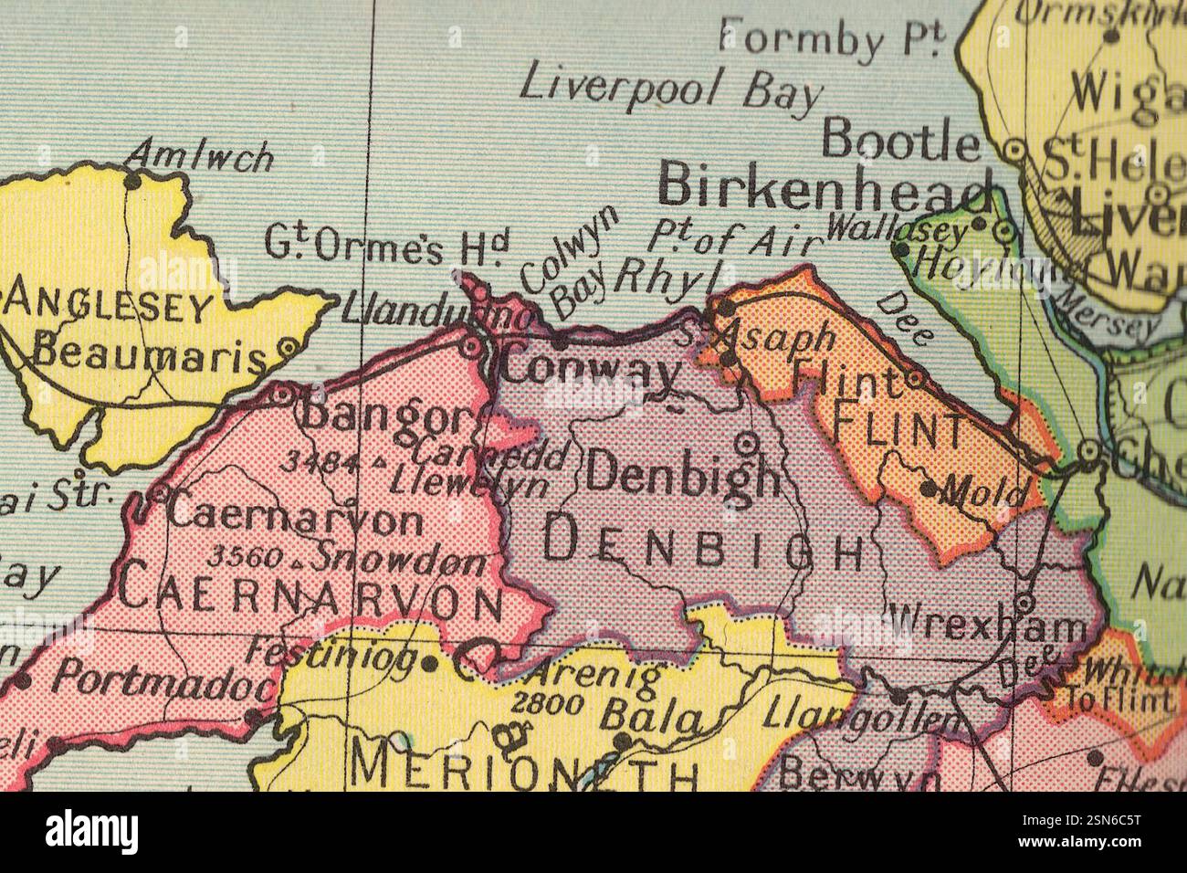 Una mappa politica vintage della Gran Bretagna che mostra le contee del Galles settentrionale. Foto Stock