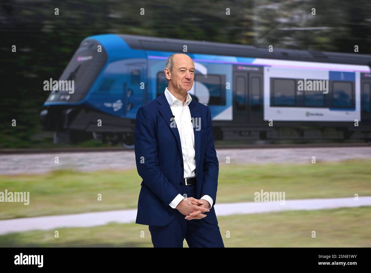 Roland Busch Presidente e Amministratore delegato Einzelbild,angeschnittenes Einzelmotiv,Halbfigur,halbe Figur. Virtuelle,digitale Siemens Hauptversammlung AM 13.02.2025 a Monaco. *** Roland Busch Presidente e Amministratore delegato immagine singola,ritagliato singolo motivo,mezza figura,mezza figura virtuale,Digital Siemens Assemblea generale annuale il 13 02 2025 a Monaco Foto Stock