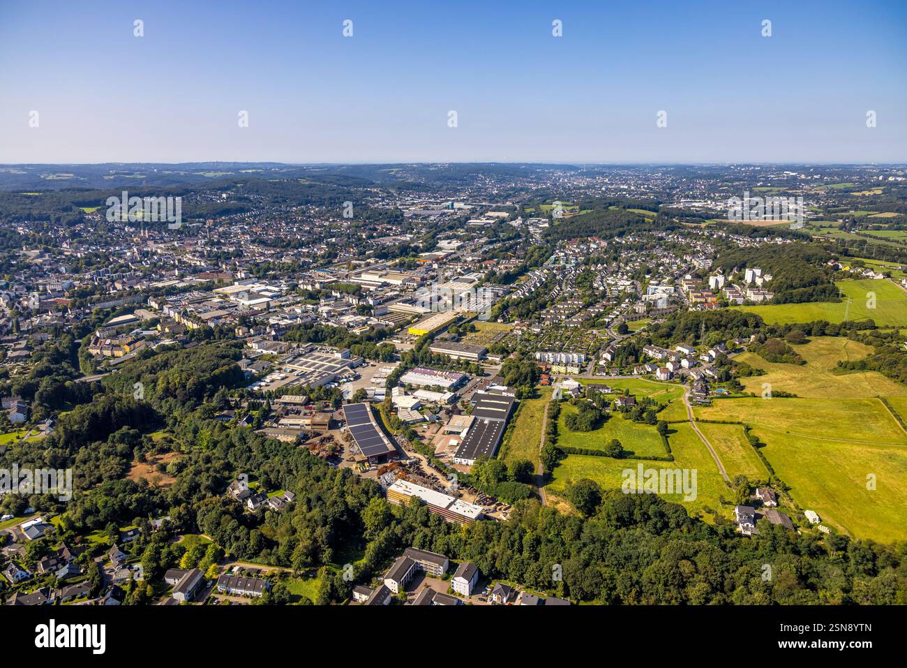 Vista aerea, zona industriale di Prinzenstraße, vista distante e vista di Lindenberg, Schwelm, regione della Ruhr, Renania settentrionale-Vestfalia, Germania Foto Stock