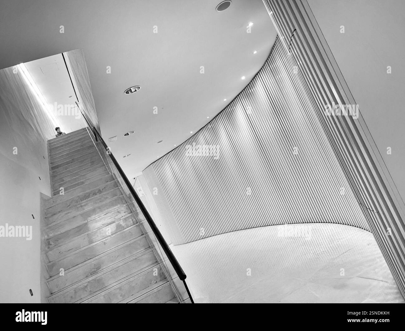 Scala interna di un museo pubblico Foto Stock