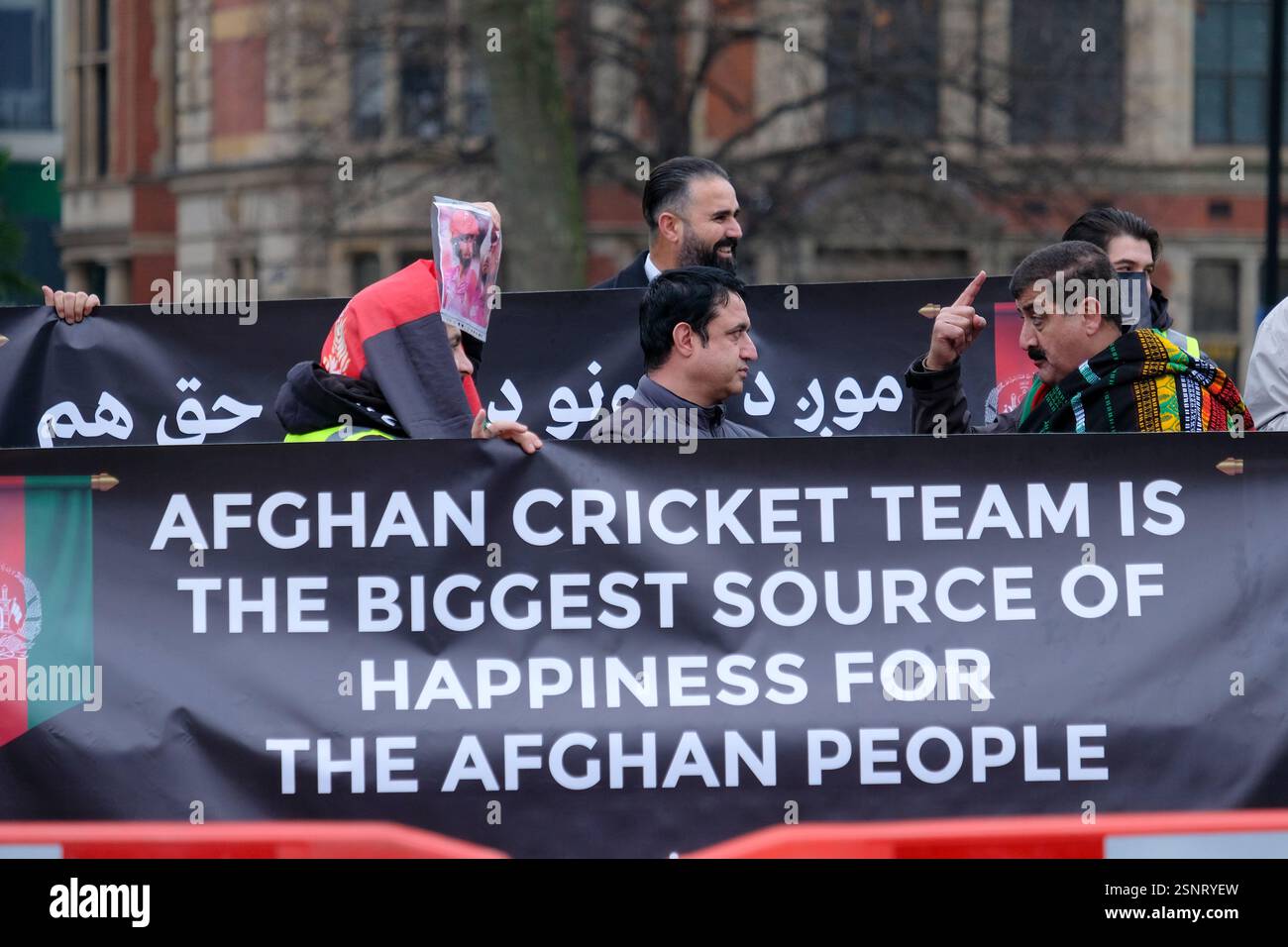 I sostenitori della squadra afghana di cricket in Piazza del Parlamento respingono le richieste di boicottaggio della partita contro l'Inghilterra per violazioni dei diritti delle donne. Foto Stock