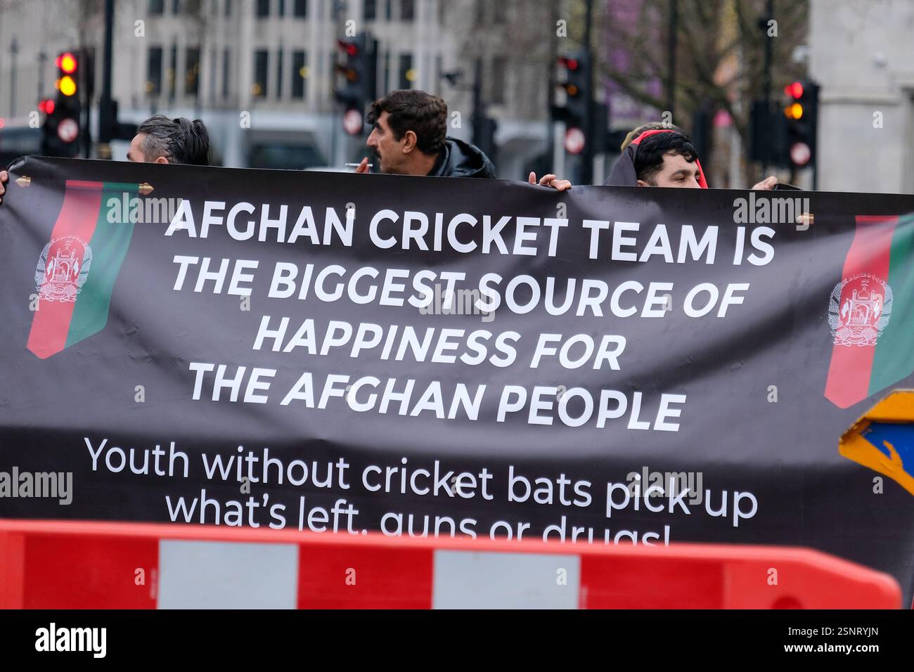 I sostenitori della squadra afghana di cricket in Piazza del Parlamento respingono le richieste di boicottaggio della partita contro l'Inghilterra per violazioni dei diritti delle donne. Foto Stock