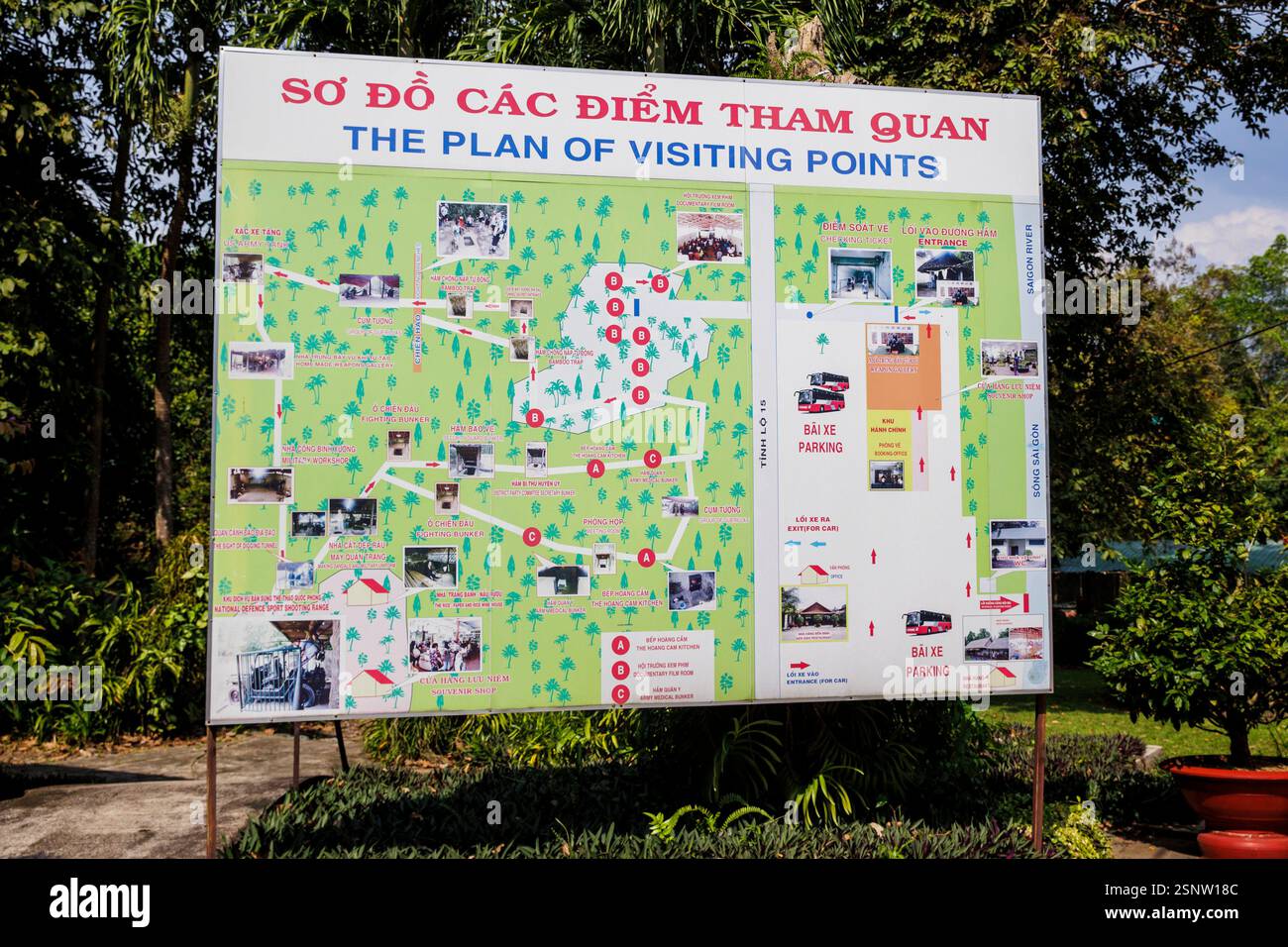 Cartello indicante i punti di visita ai tunnel di Cu chi, ho chi Minh - Saigon, Vietnam, sabato 9 novembre 2024. Foto: David Rowland / One-Image.com Foto Stock