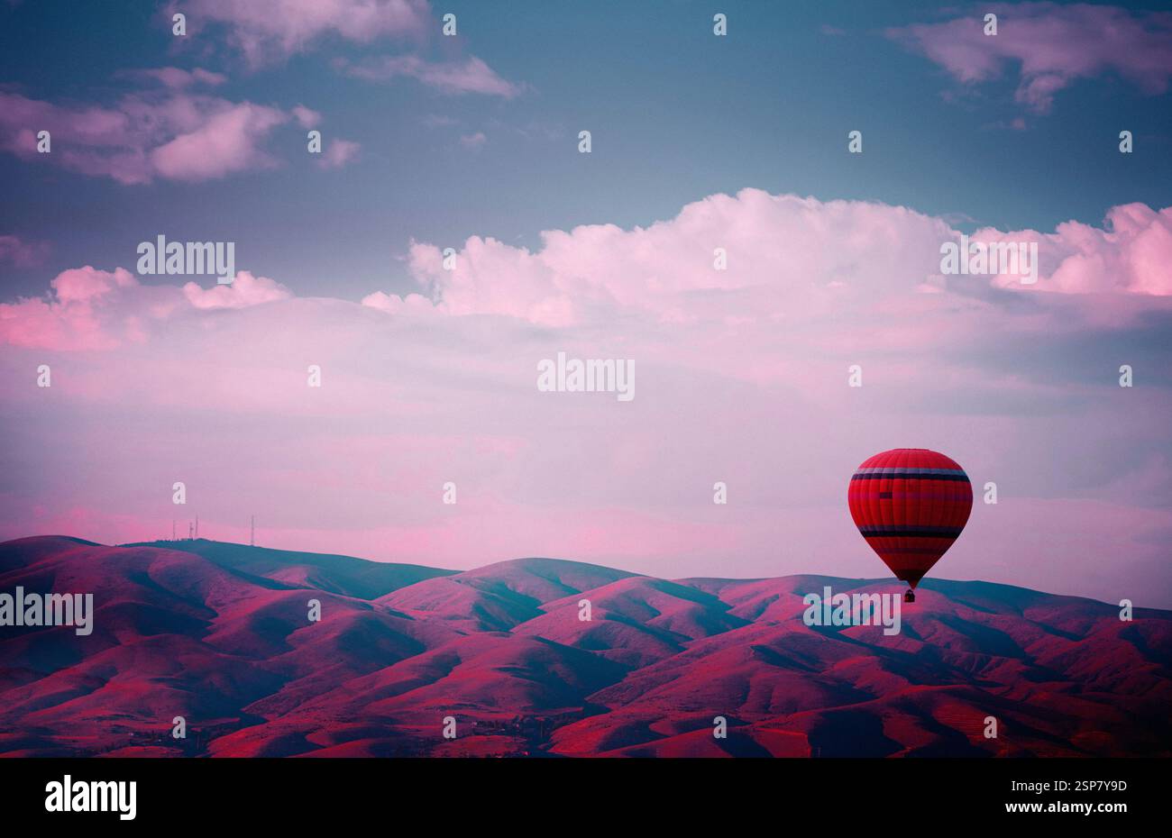 Paesaggi surreali con mongolfiere Foto Stock