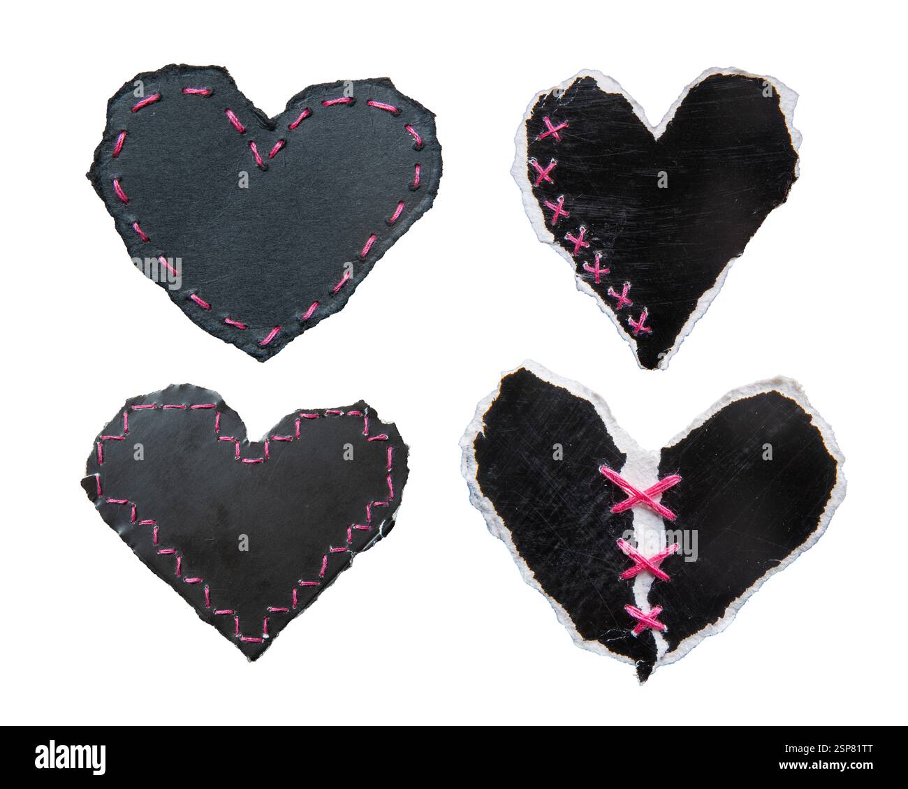 Carta strappata nera a forma di cuore con cuciture rosa su sfondo bianco con percorso di ritaglio Foto Stock