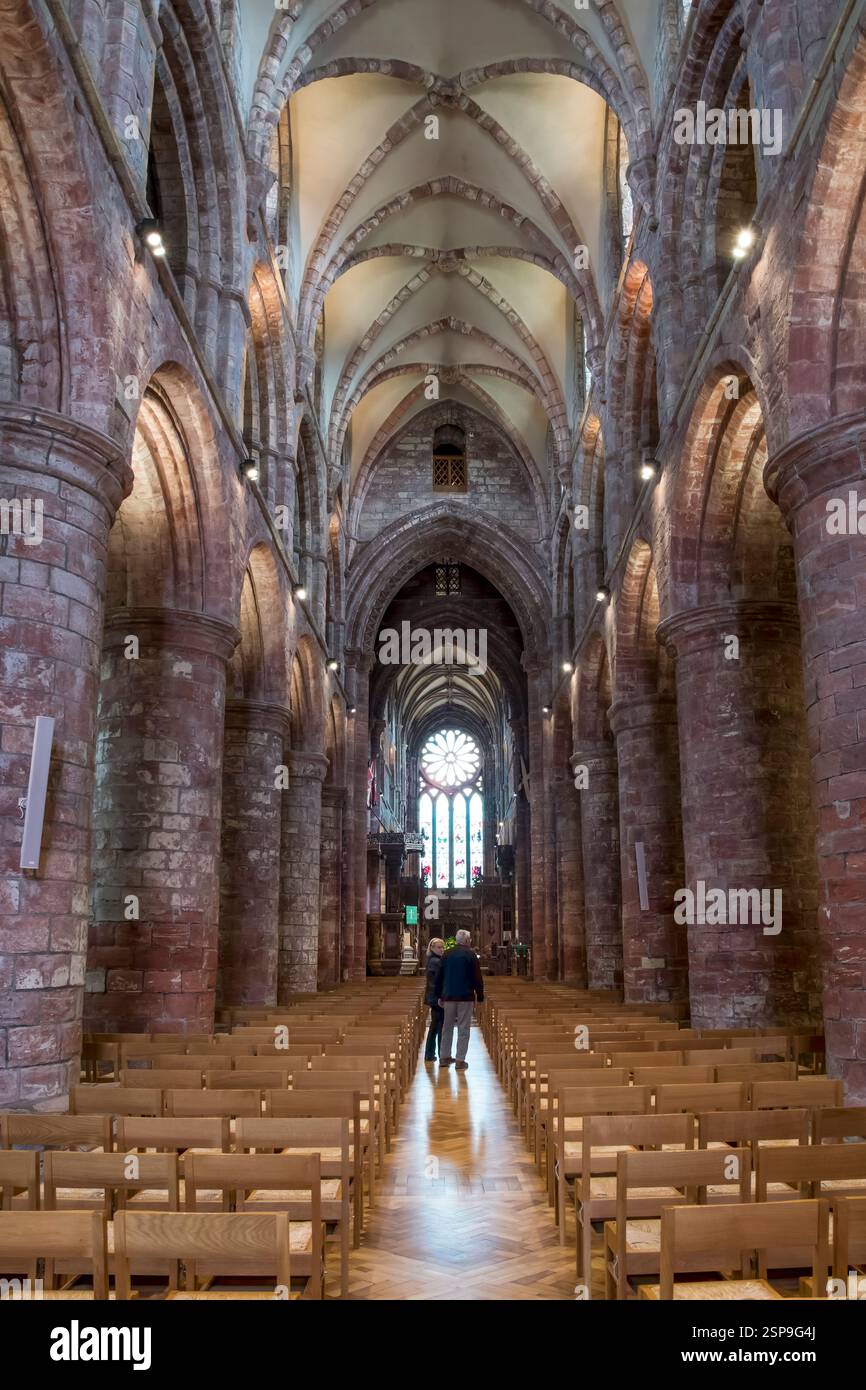 La navata della cattedrale di San Magnus, Kirkwall, Orcadi. Foto Stock
