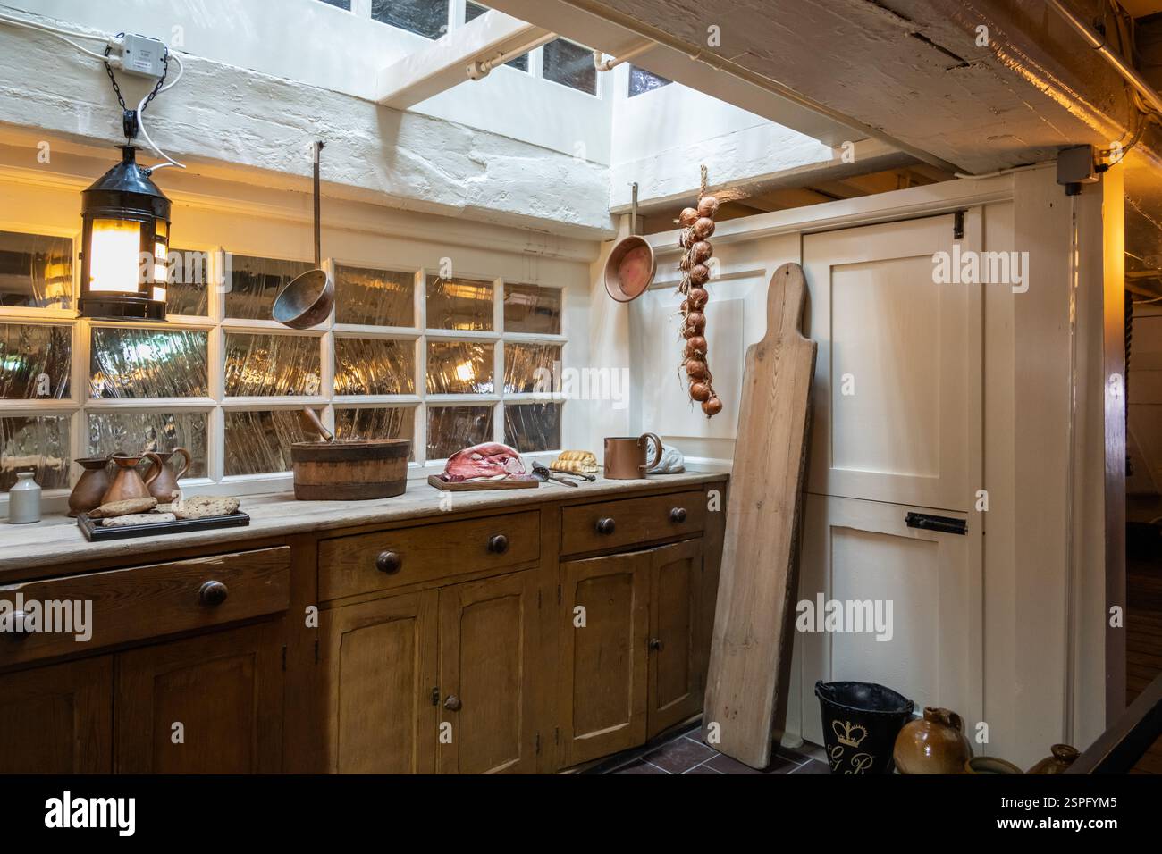 HMS Victory Galley Kitchen, Portsmouth Historic Dockyard, Regno Unito Foto Stock