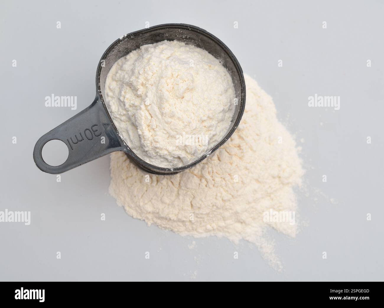 La gomma xantana è un polisaccaride con molti usi industriali, anche come additivo alimentare comune. Foto Stock