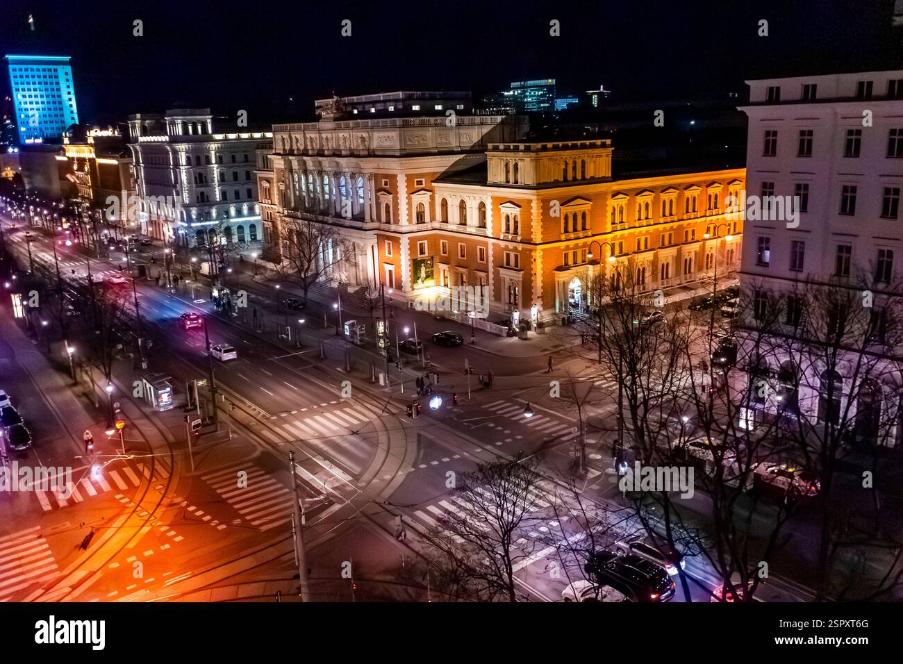 Vienna, Austria, High Angle, Wide Angle View, Street Scene, centro storico, di notte Foto Stock
