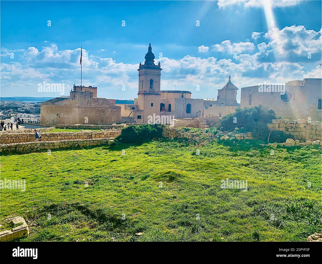 Vista dai bastioni fortificati, Cittadella, Gozo Foto Stock
