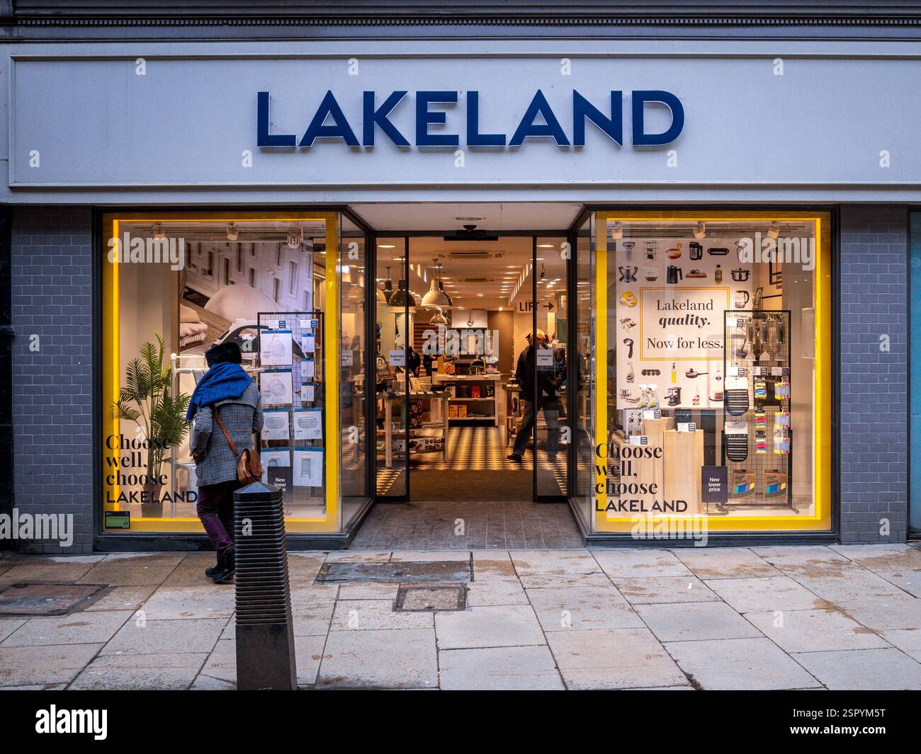 Lakeland Store. Negozio Lakeland nel centro di Cambridge, Regno Unito. Fondata nel 1956 come Lakeland Plastics, Lakeland è una catena di negozi di utensili da cucina del Regno Unito. Foto Stock