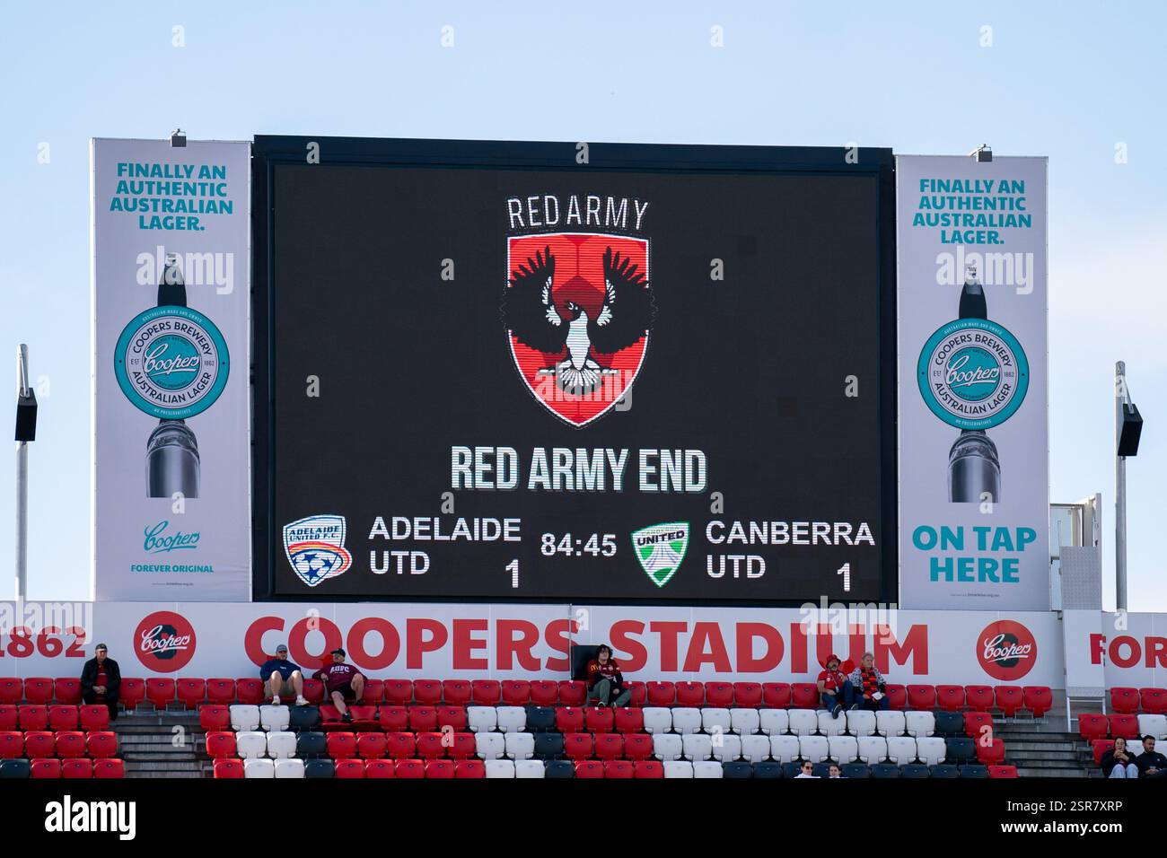 Adelaide, Australia. 15 febbraio 2025. Adelaide, Australia, 15 febbraio 2025: Una vista del tabellone segnapunti durante la partita femminile Ninja A-League tra Adelaide United e Canberra United al Coopers Stadium di Adelaide, Australia. (NOE Llamas/SPP) credito: SPP Sport Press Photo. /Alamy Live News Foto Stock Adelaide, Australia. 15 febbraio 2025. Adelaide, Australia, 15 febbraio 2025: Una vista del tabellone segnapunti durante la partita femminile Ninja A-League tra Adelaide United e Canberra United al Coopers Stadium di Adelaide, Australia. (NOE Llamas/SPP) credito: SPP Sport Press Photo. /Alamy Live News Foto Stock