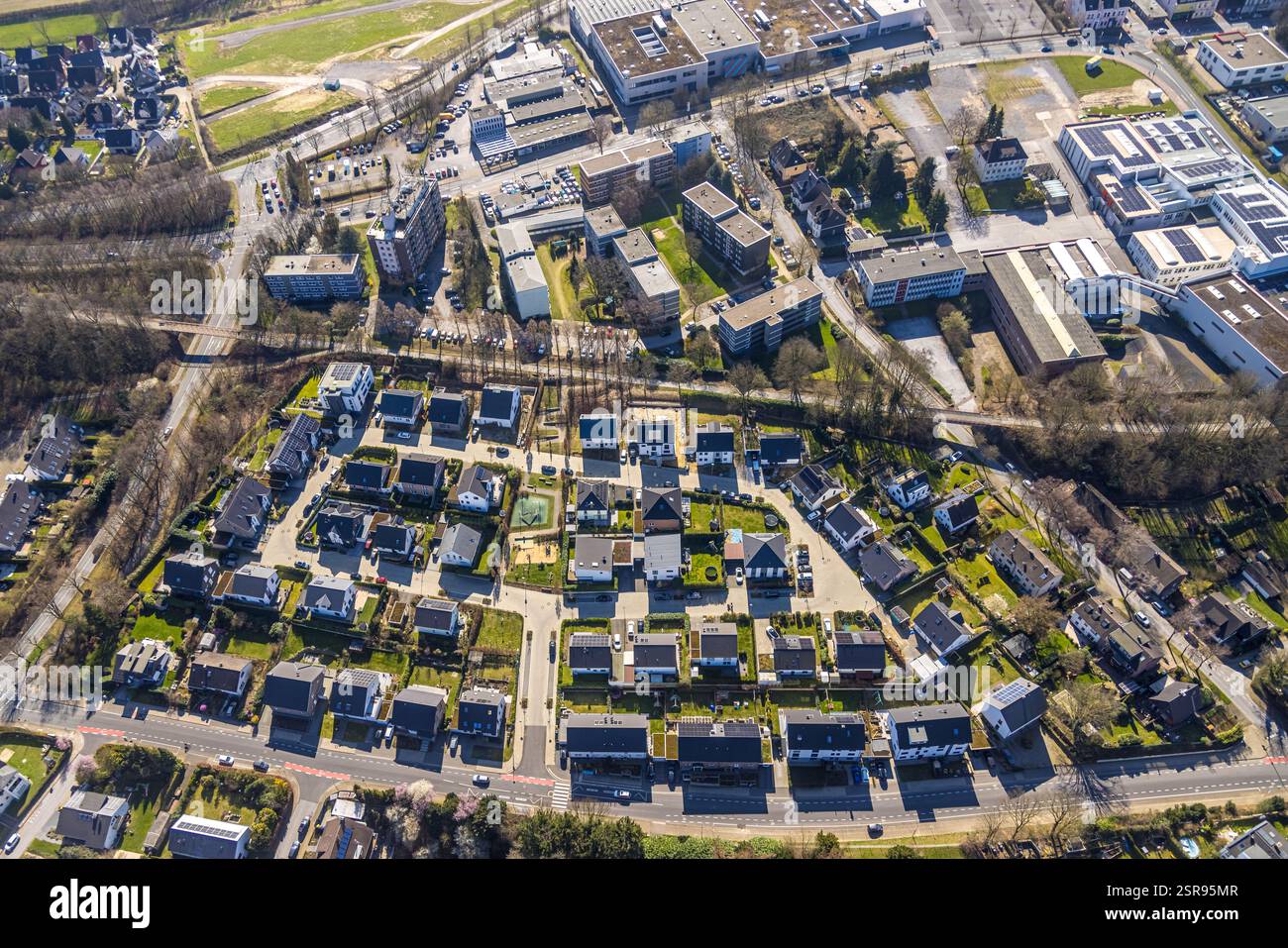 Vista aerea, case unifamiliari nella zona residenziale am Panoramagarten, alta tenuta Ehemannshof, Hetterscheidt, Heiligenhaus, zona della Ruhr, Renania settentrionale Foto Stock