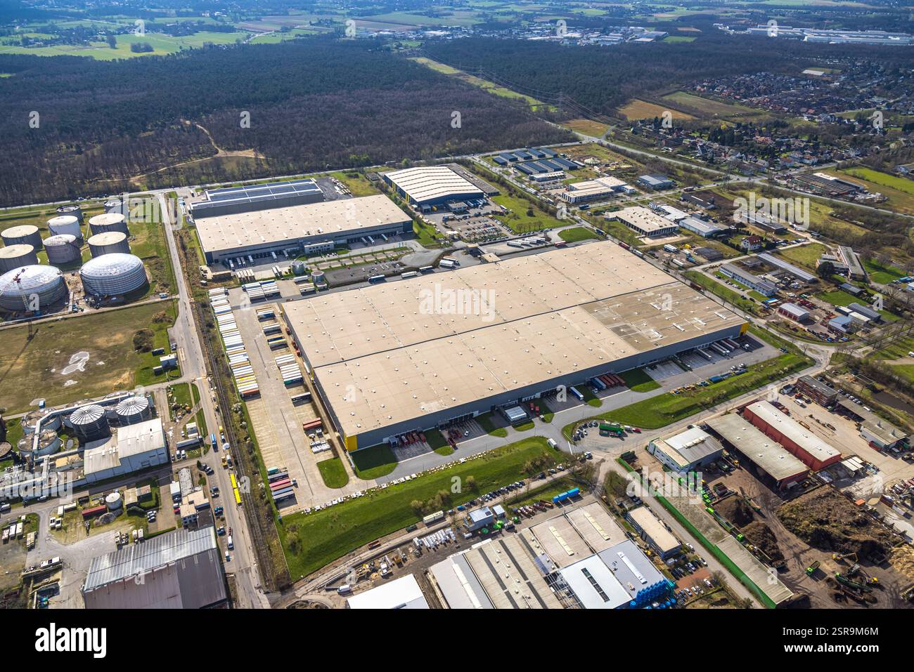 Vista aerea, parco industriale Bucholtwelmen-West e business Park con servizio logistico LGI Logistics Solution GmbH, Bucholtwelmen, Hünxe, Nord Reno Foto Stock
