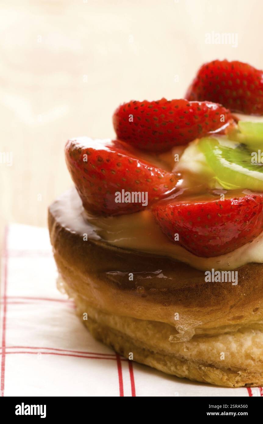 Torta francese con frutta fresca, POLONIA Foto Stock