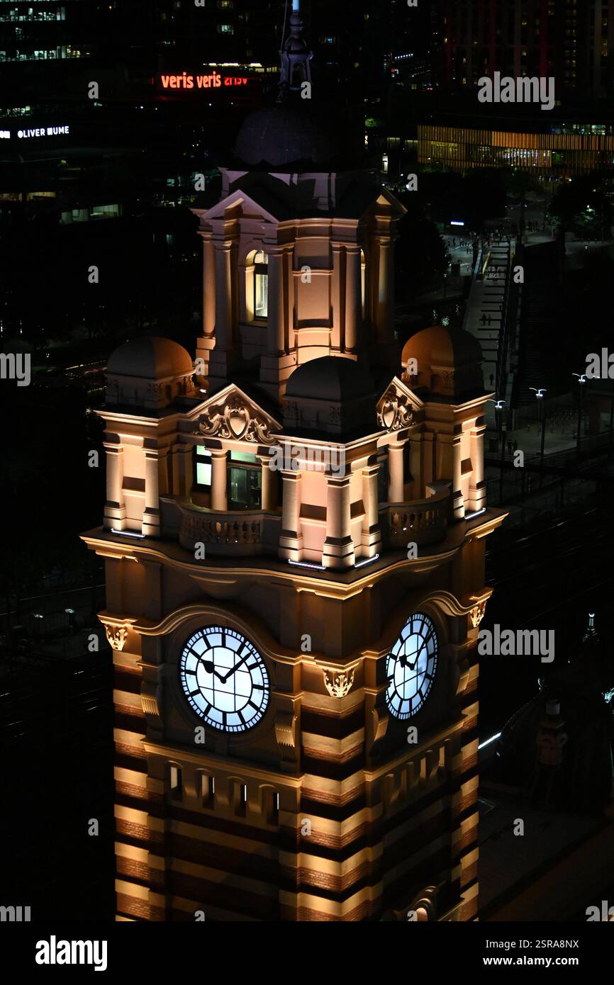 Veduta aerea del CBD di Melbourne di notte e dello skyline del quartiere finanziario centrale di Melbourne. stato di Victoria, Australia Foto Stock