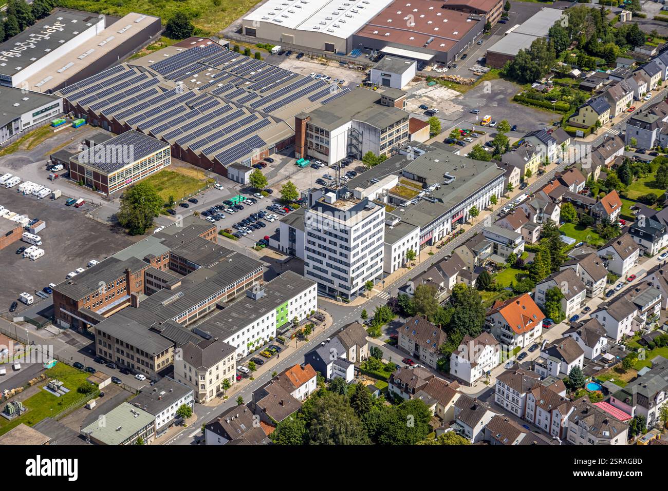 Vista aerea, zona industriale Möhnestraße, EGG Elektrogroßhandel GmbH Elektrogroßhandel, Neheim, Arnsberg, Sauerland, Renania settentrionale-Vestfalia, Germania Foto Stock