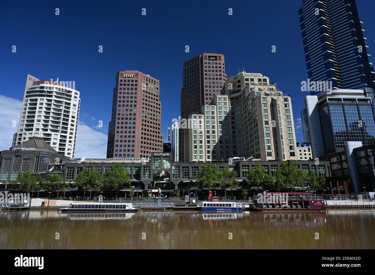 Suite Quay West. Hotel di lusso in stile appartamento nel cuore del CBD di Melbourne, sulla riva sud del fiume Yarra Foto Stock