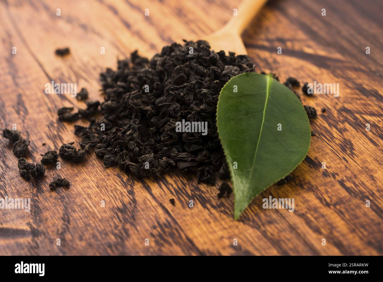 Asciugare il tè e foglie verdi Foto Stock