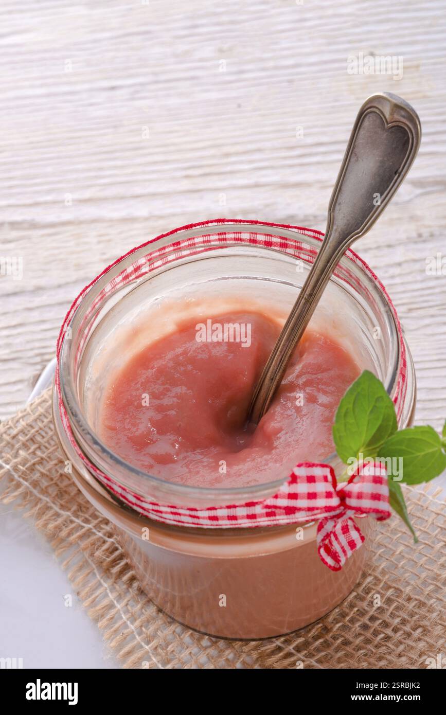 Marmellata di rabarbaro Foto Stock