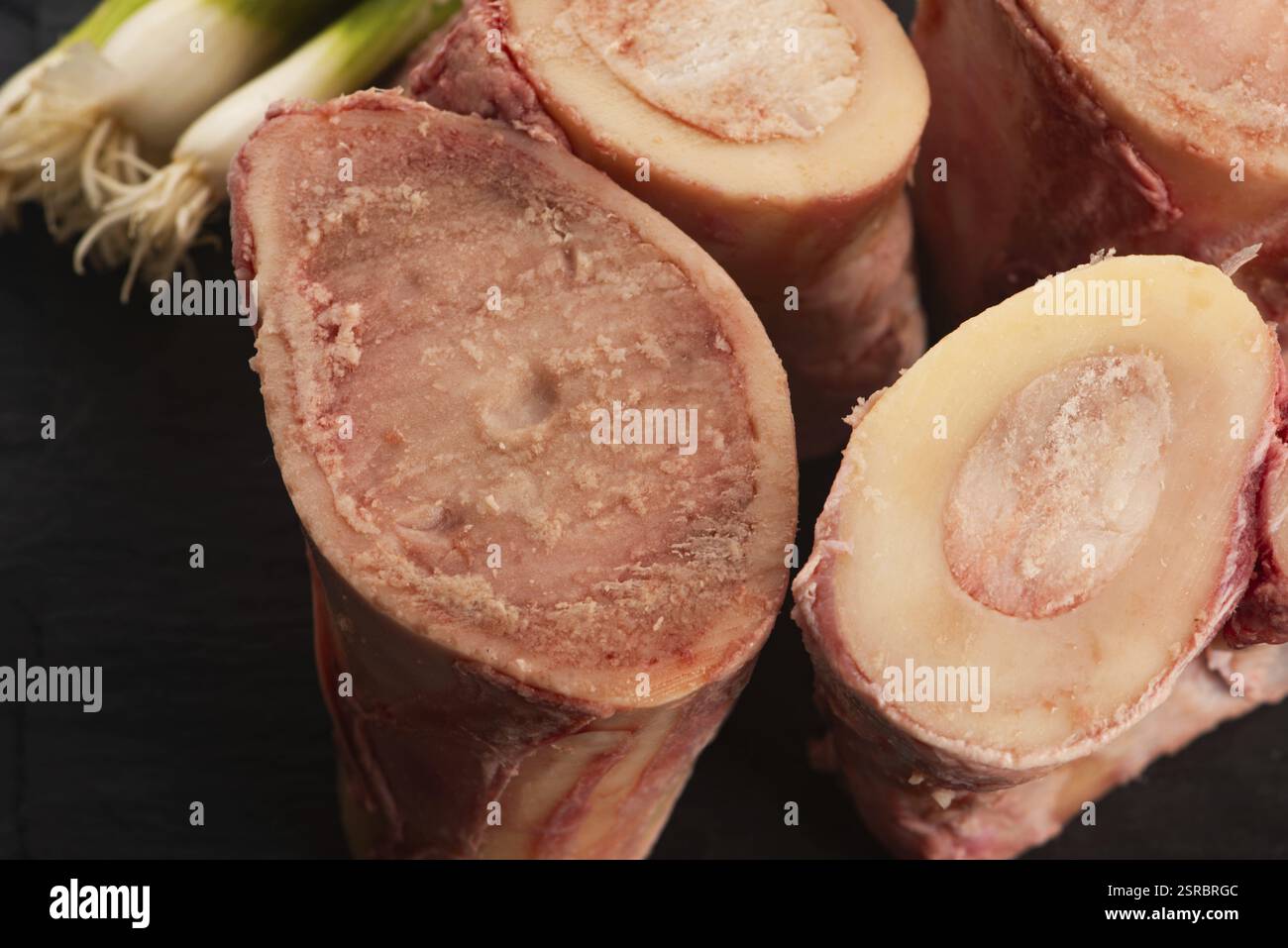 Midollo osseo crudo crudo Foto Stock