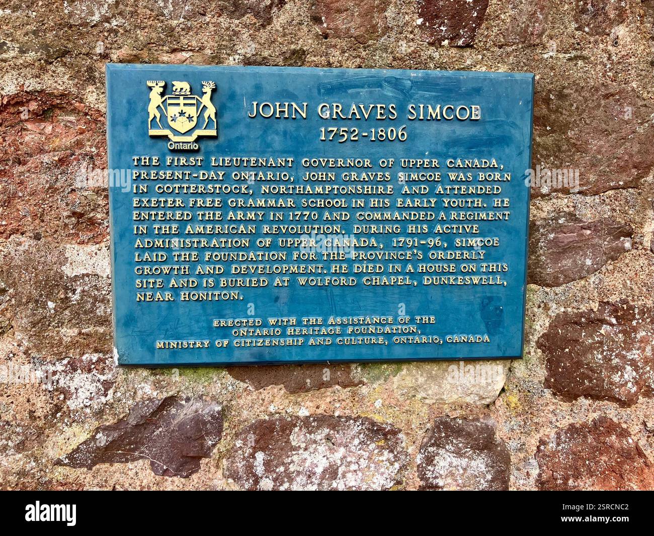 John Graves Simcoe, il primo tenente governatore dell'alto Canada. Una targa a Exeter che commemora il luogo in cui è morto. - Immagine stock catturata con smartphone