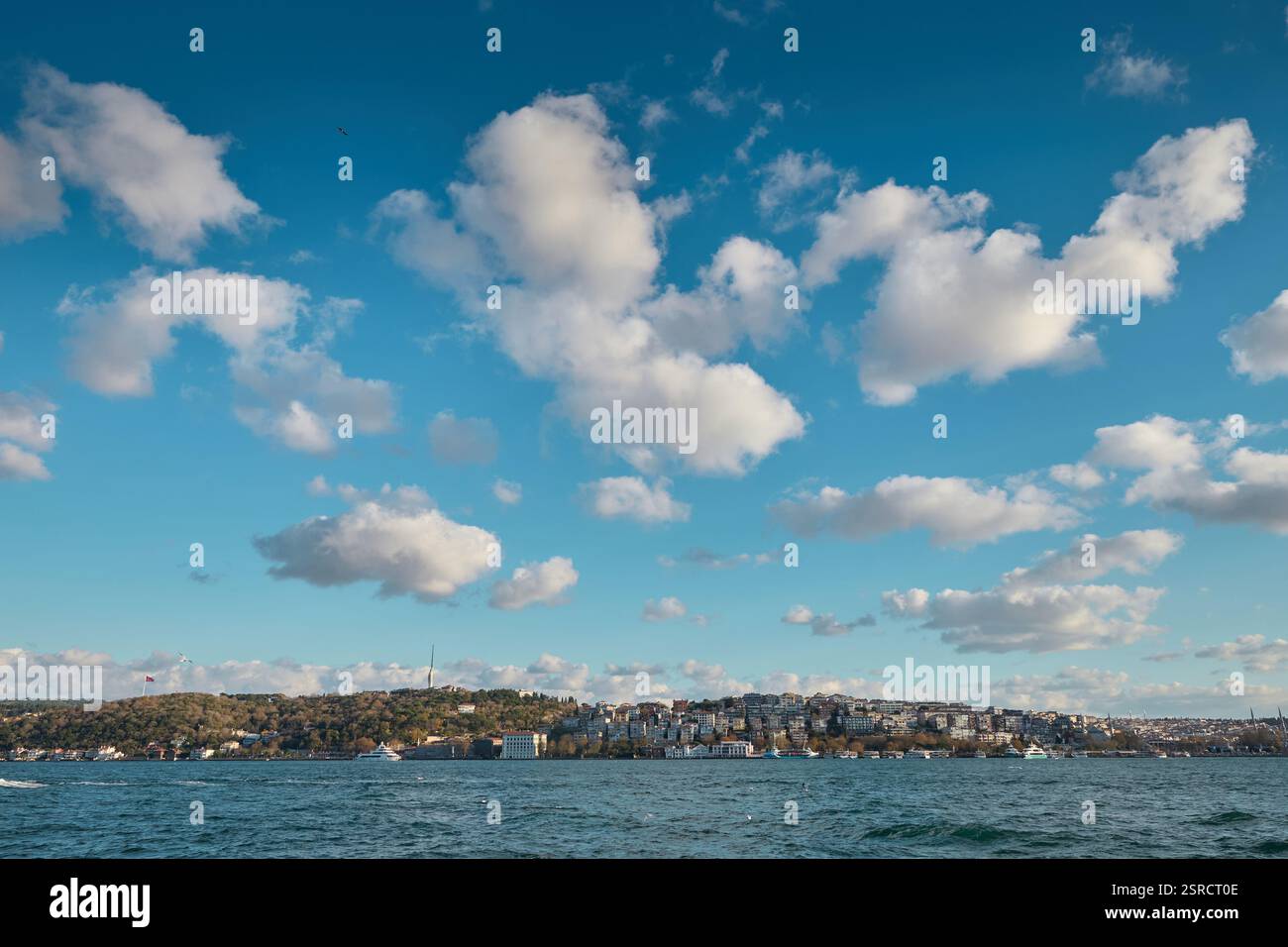 Uskudar sul mare nella città di Istanbul, Turchia Foto Stock