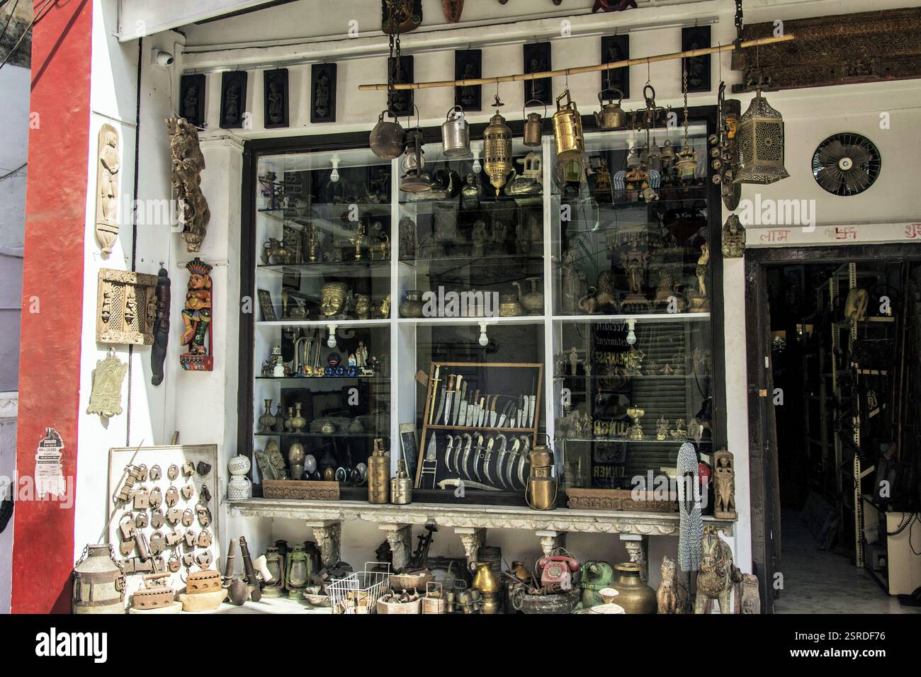 Negozio di artigianato, Udaipur, Rajasthan, India, Asia Foto Stock