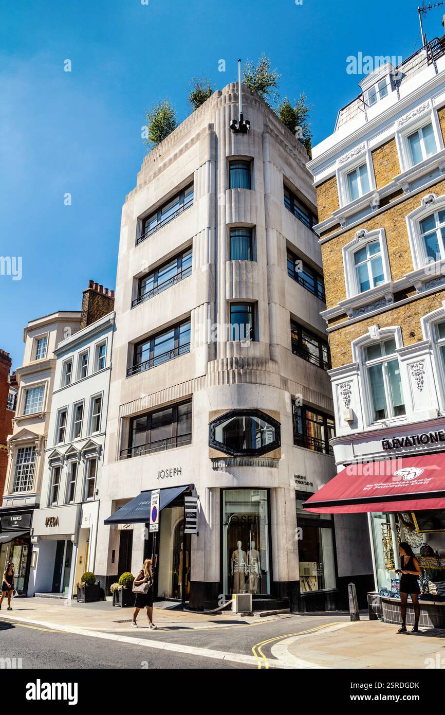 Esterno della Greybrook House in stile art deco disegnata da Sir John Burnet and Partners, Mayfair, Londra, Inghilterra Foto Stock
