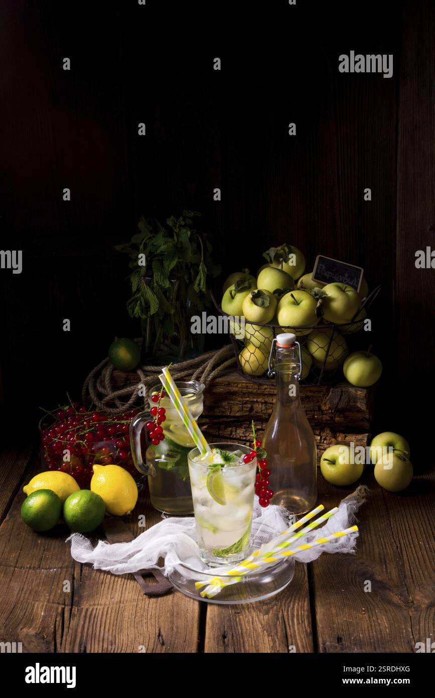 Ribes Apple soda con calce Foto Stock