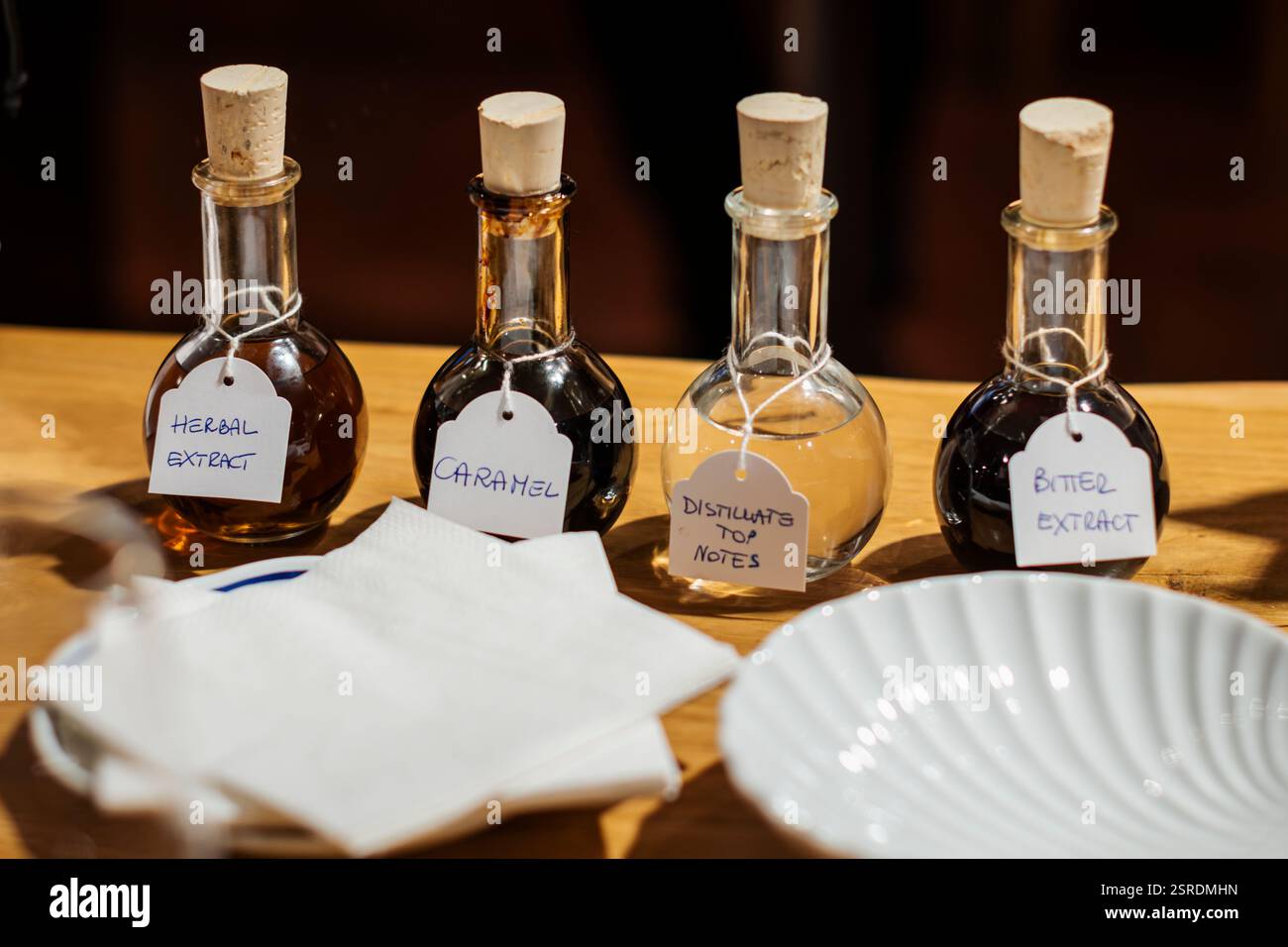 Estratti aromatici per la preparazione del Vermouth Martini. Foto Stock