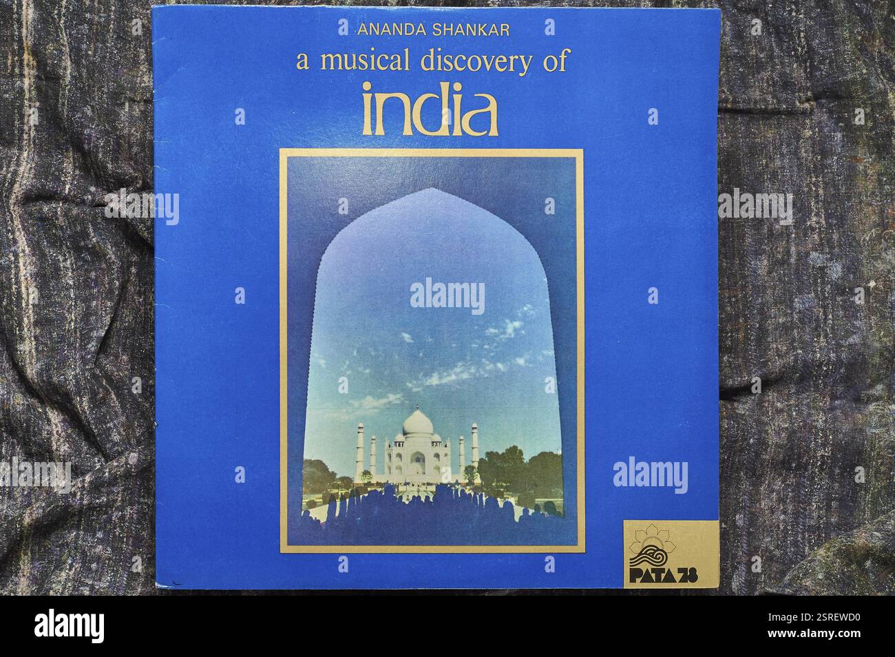 Lungo la riproduzione di registrazioni di Ananda shankar, India, Asia Foto Stock