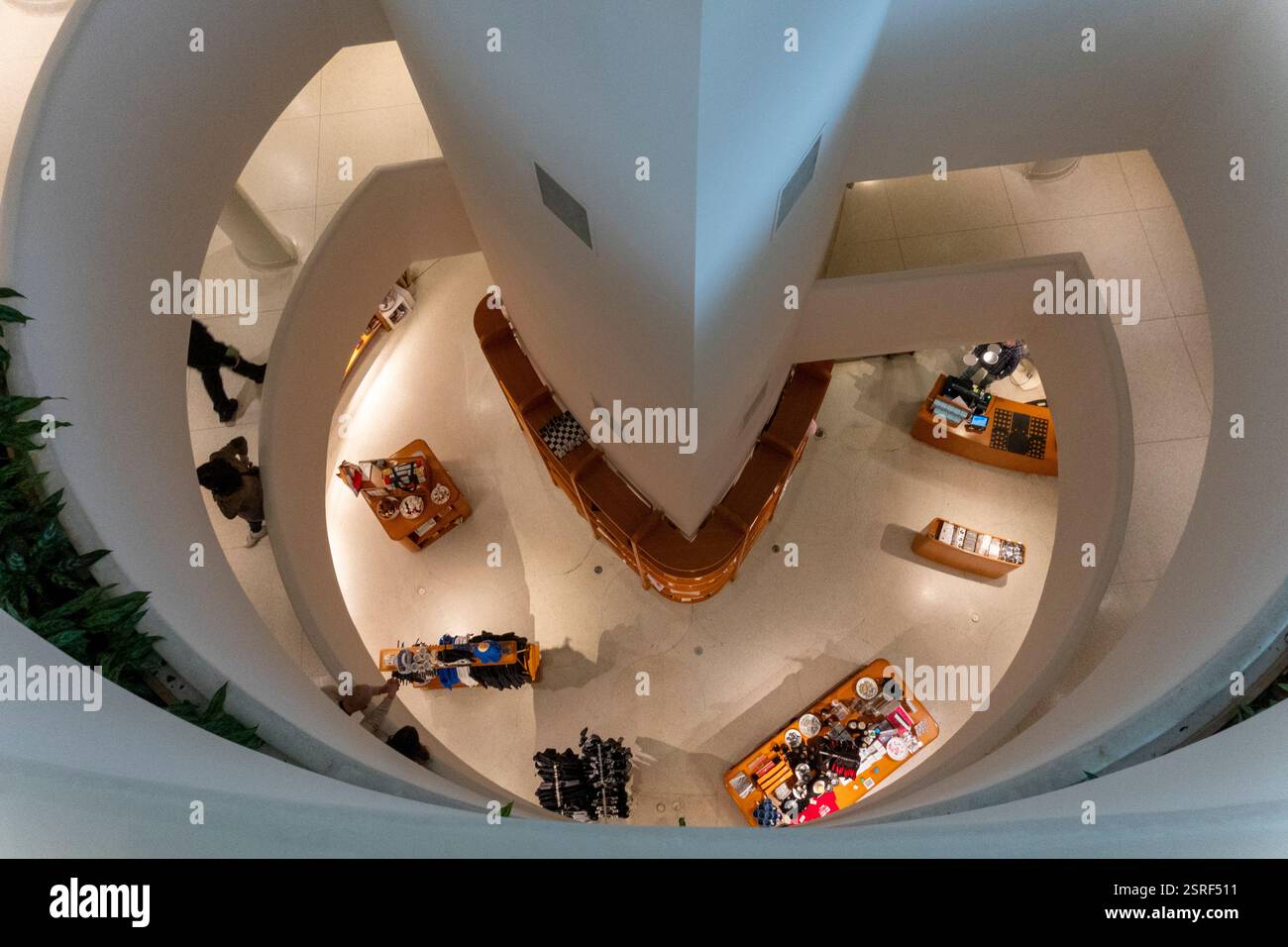 Interno del Guggeneim Museum, New York City, USA Foto Stock