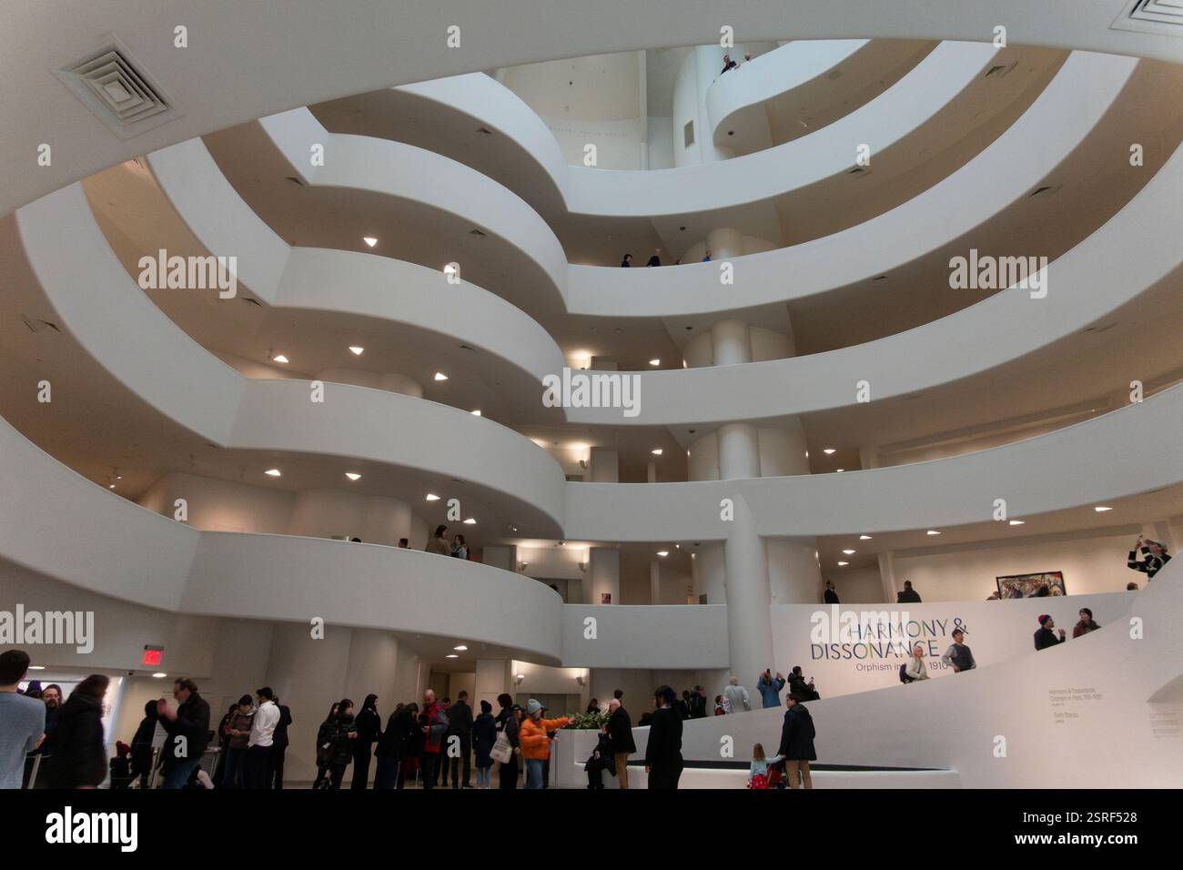 Interno del Guggeneim Museum, New York City, USA Foto Stock
